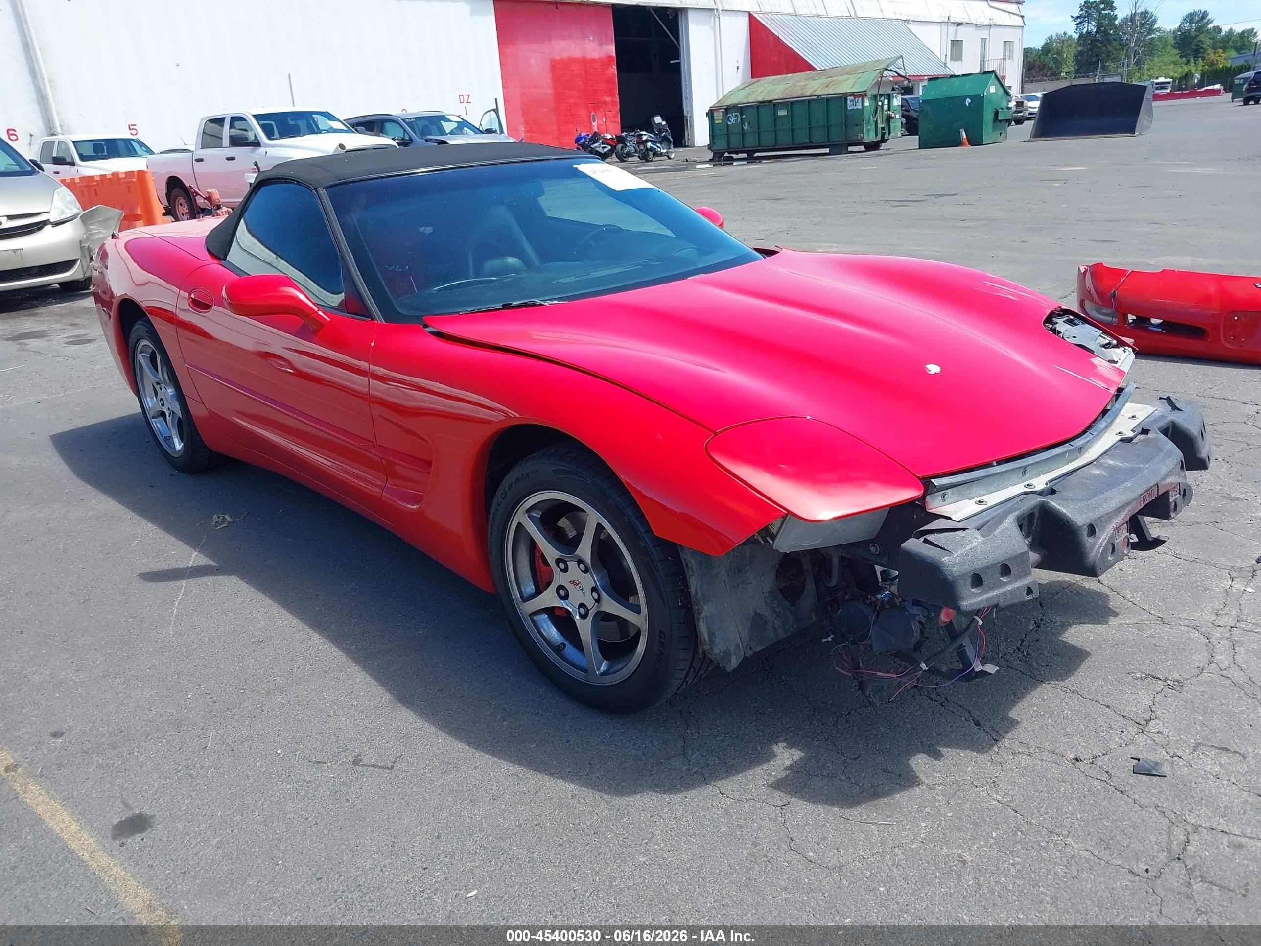 2004 Chevrolet Corvette   Red vin: 1G1YY32G845103305