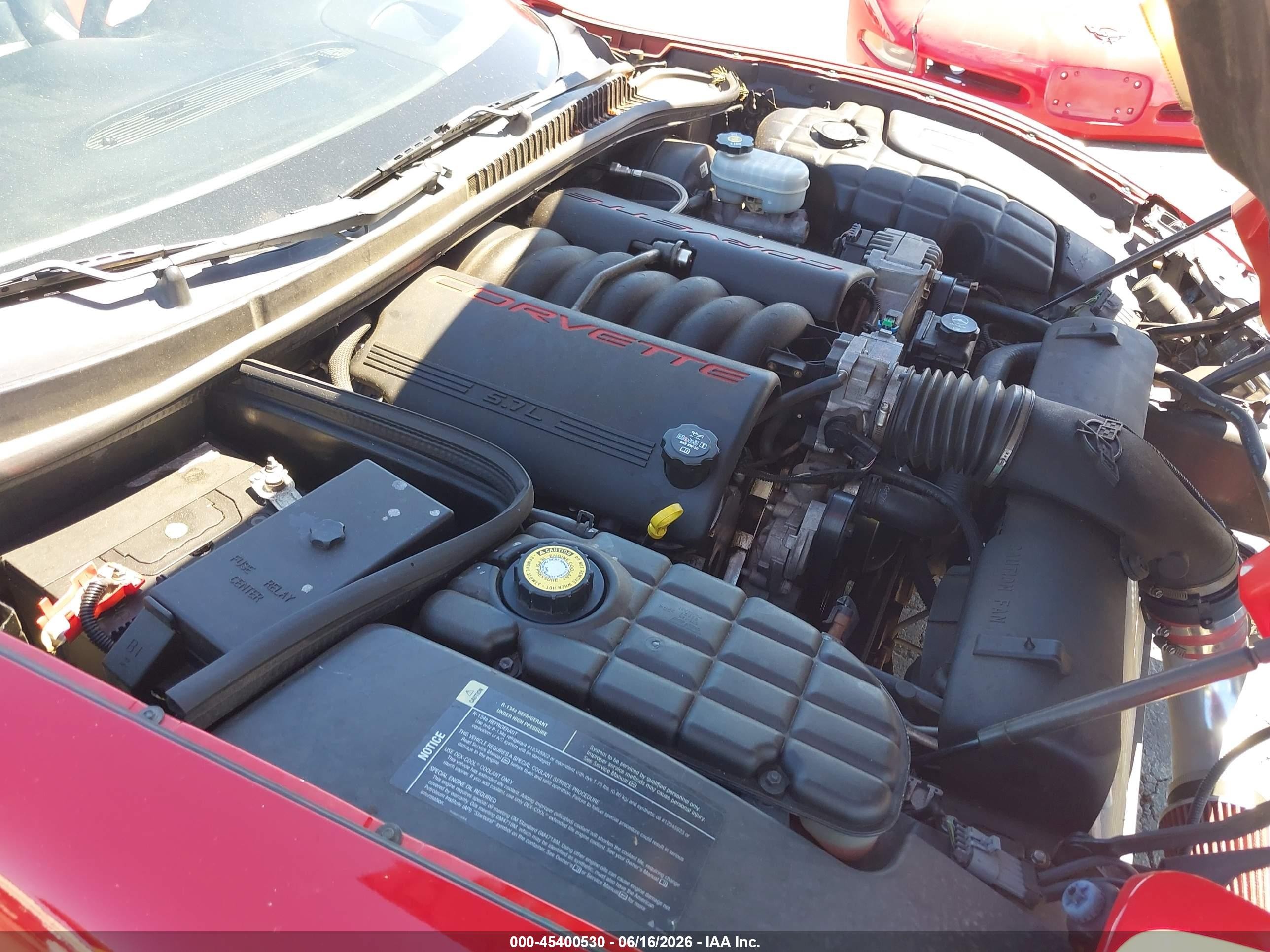 2004 Chevrolet Corvette   Red vin: 1G1YY32G845103305