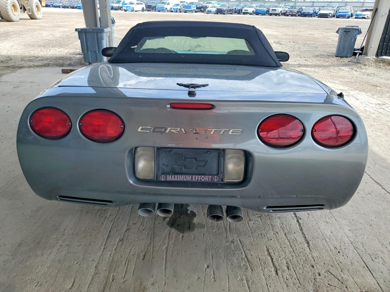 2004 Chevrolet Corvette Gray vin: 1G1YY32G845106026