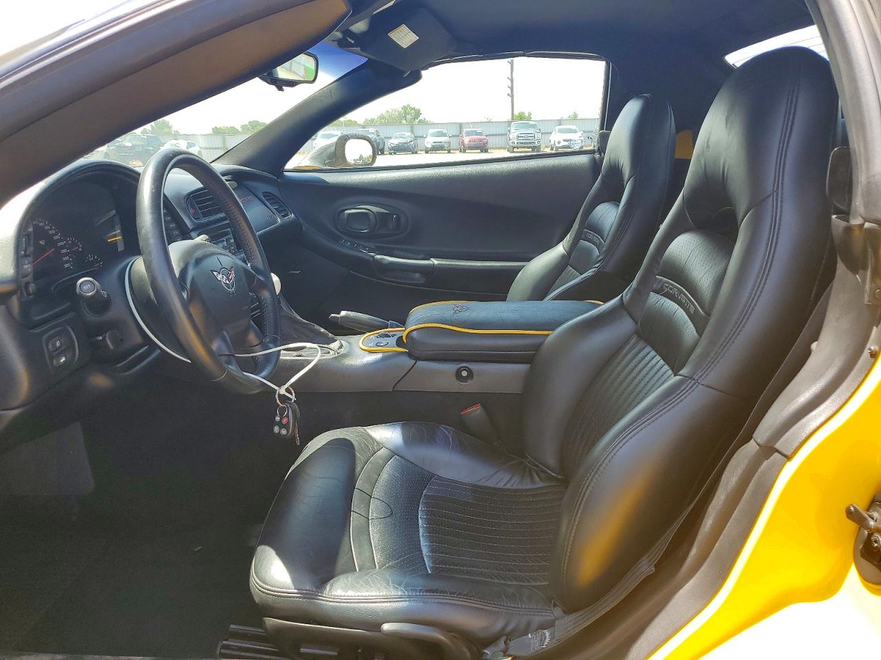2000 Chevrolet Corvette Gold vin: 1G1YY32G9Y5113685