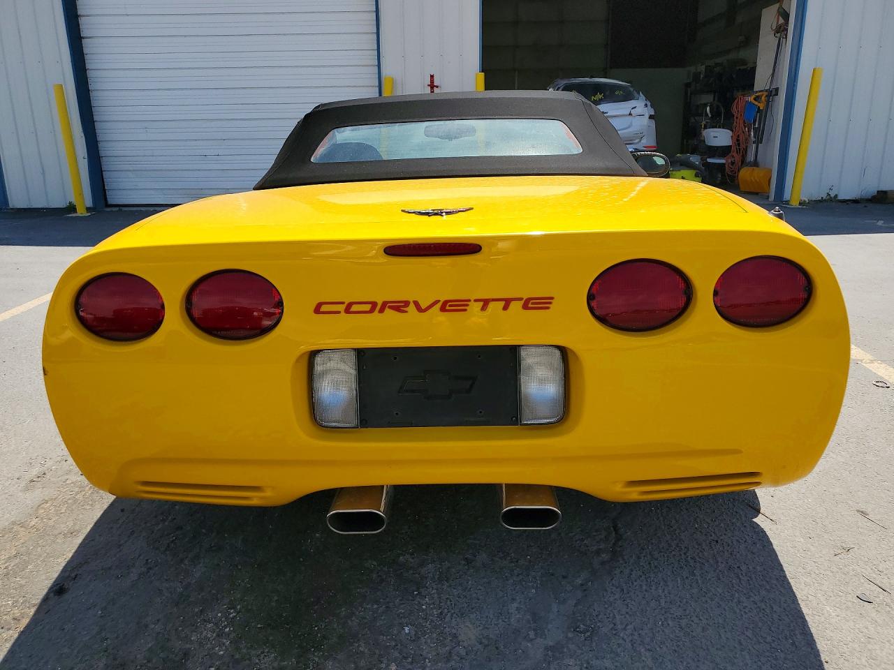 2000 Chevrolet Corvette Gold vin: 1G1YY32G9Y5113685