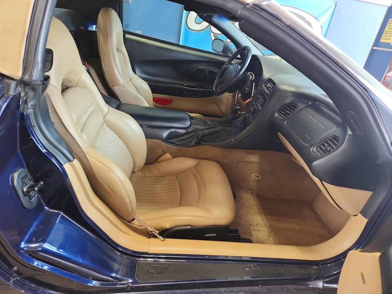2001 Chevrolet Corvette Blue vin: 1G1YY32GX15113183