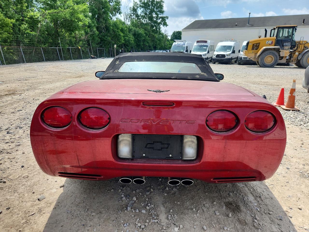 2004 Chevrolet Corvette Red vin: 1G1YY32GX45110191