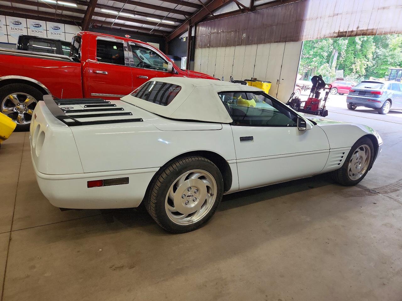 1994 Chevrolet Corvette Белый vin: 1G1YY32P7R5106378