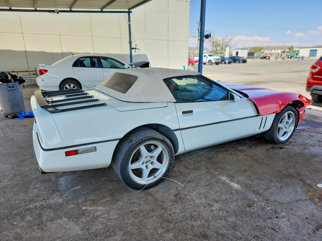 1990 Chevrolet Corvette Двухцветный vin: 1G1YY3384L5108491