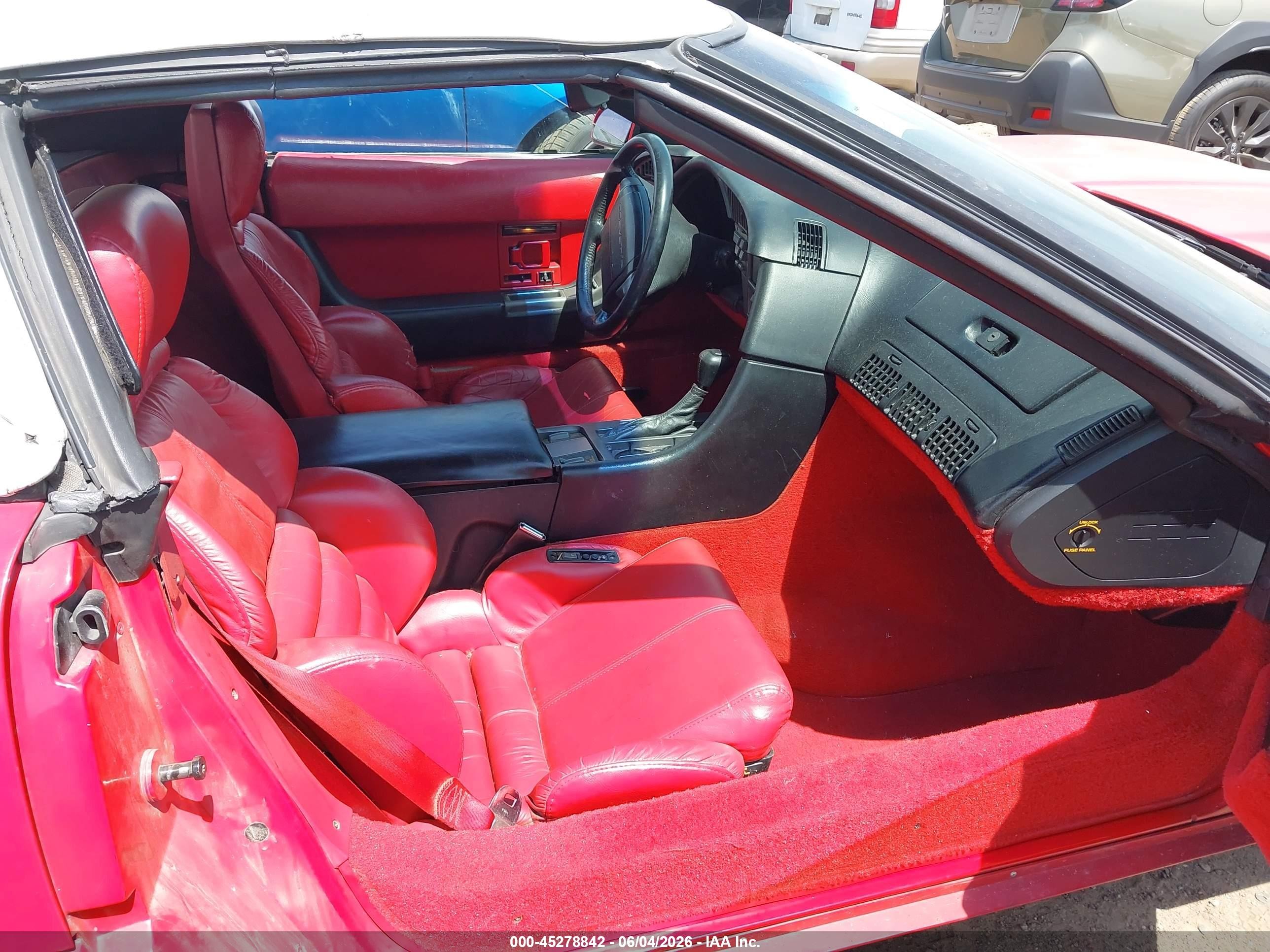 1991 Chevrolet Corvette   Красный vin: 1G1YY3385M5110705
