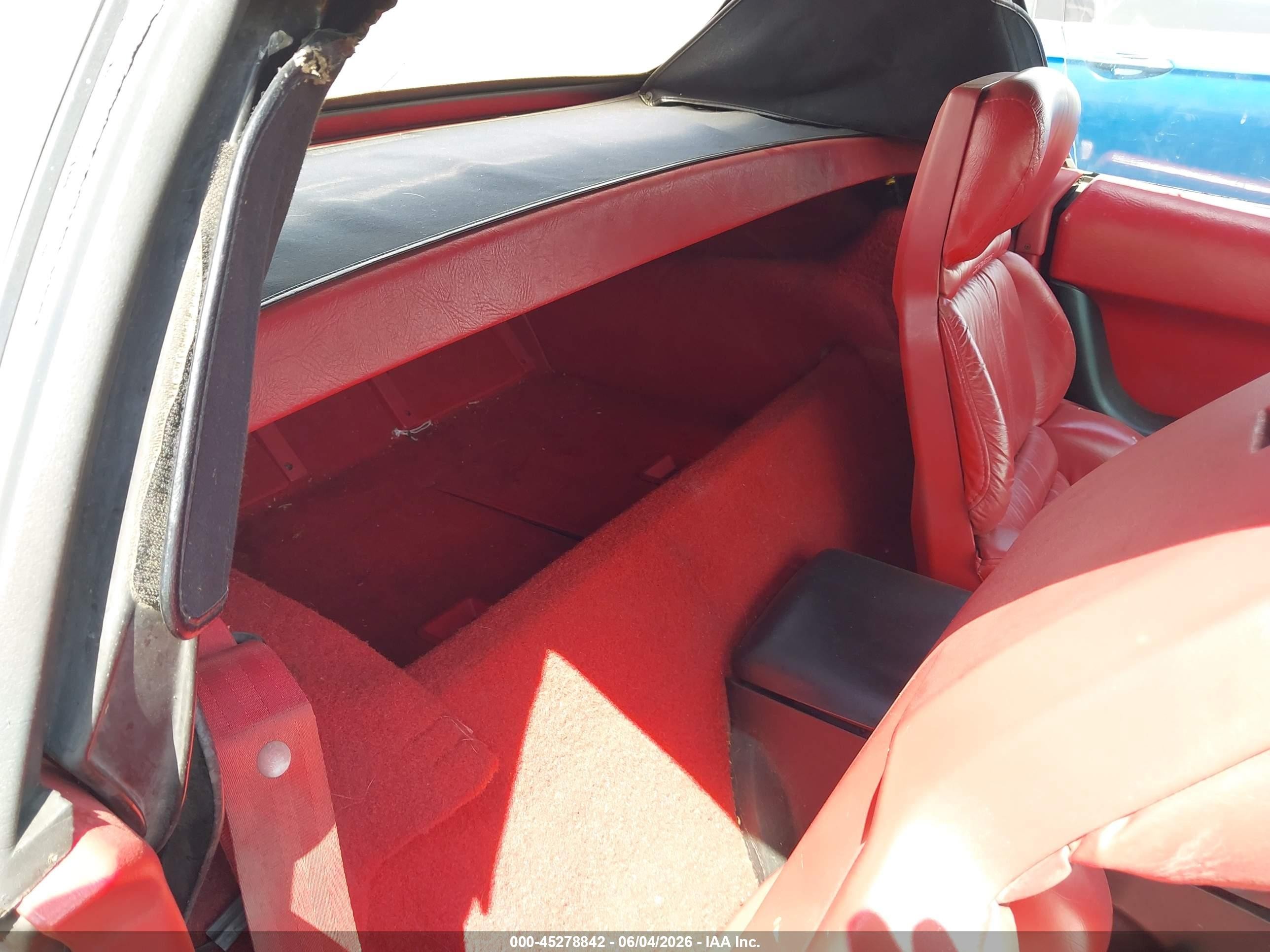 1991 Chevrolet Corvette   Красный vin: 1G1YY3385M5110705
