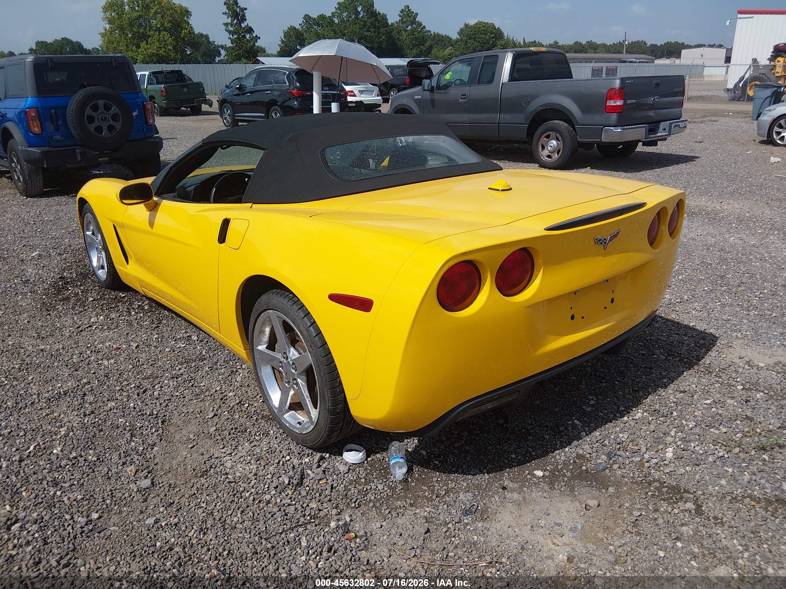 2005 Chevrolet Corvette   Желтый vin: 1G1YY34U255120105