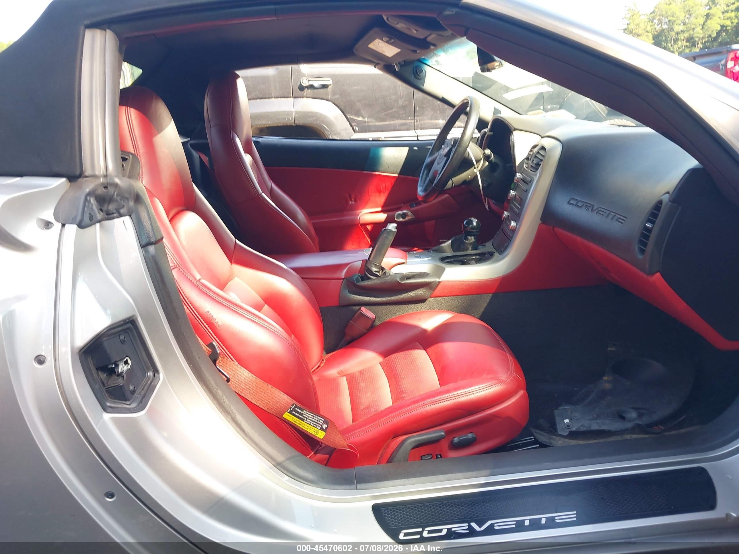 2005 Chevrolet Corvette   Silver vin: 1G1YY34U355122235