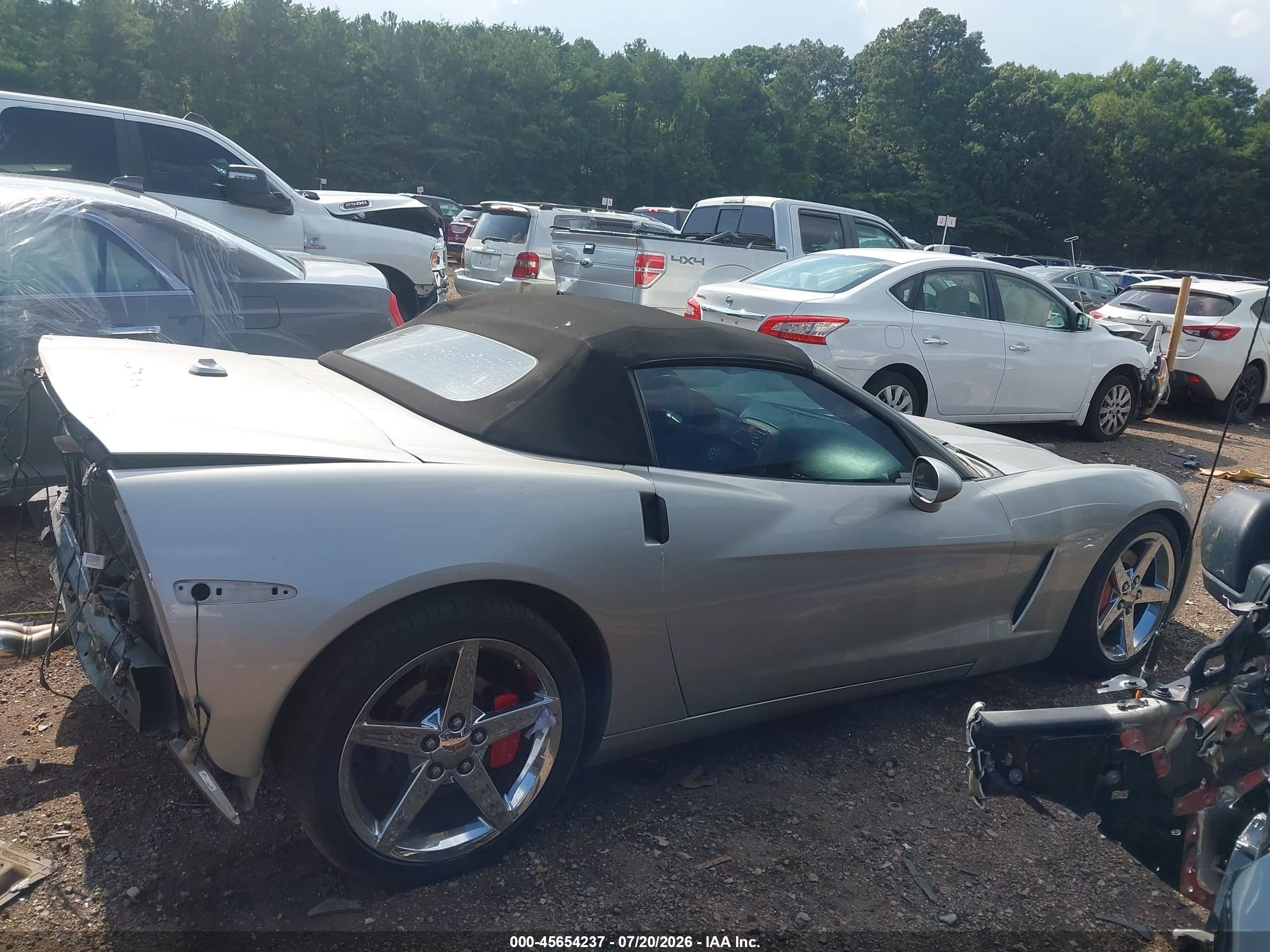2005 Chevrolet Corvette   Серебряный vin: 1G1YY34U655129941