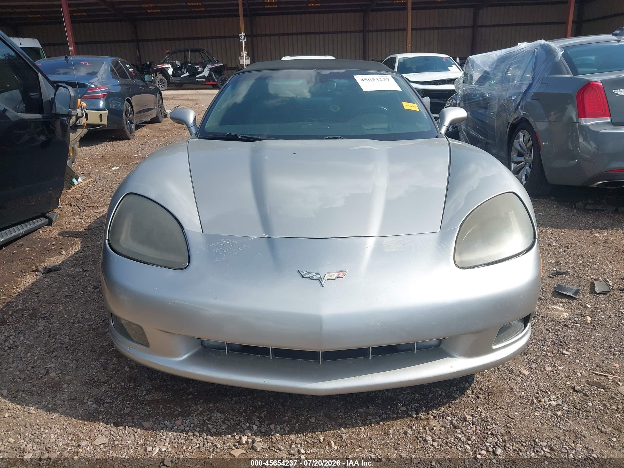 2005 Chevrolet Corvette   Серебряный vin: 1G1YY34U655129941