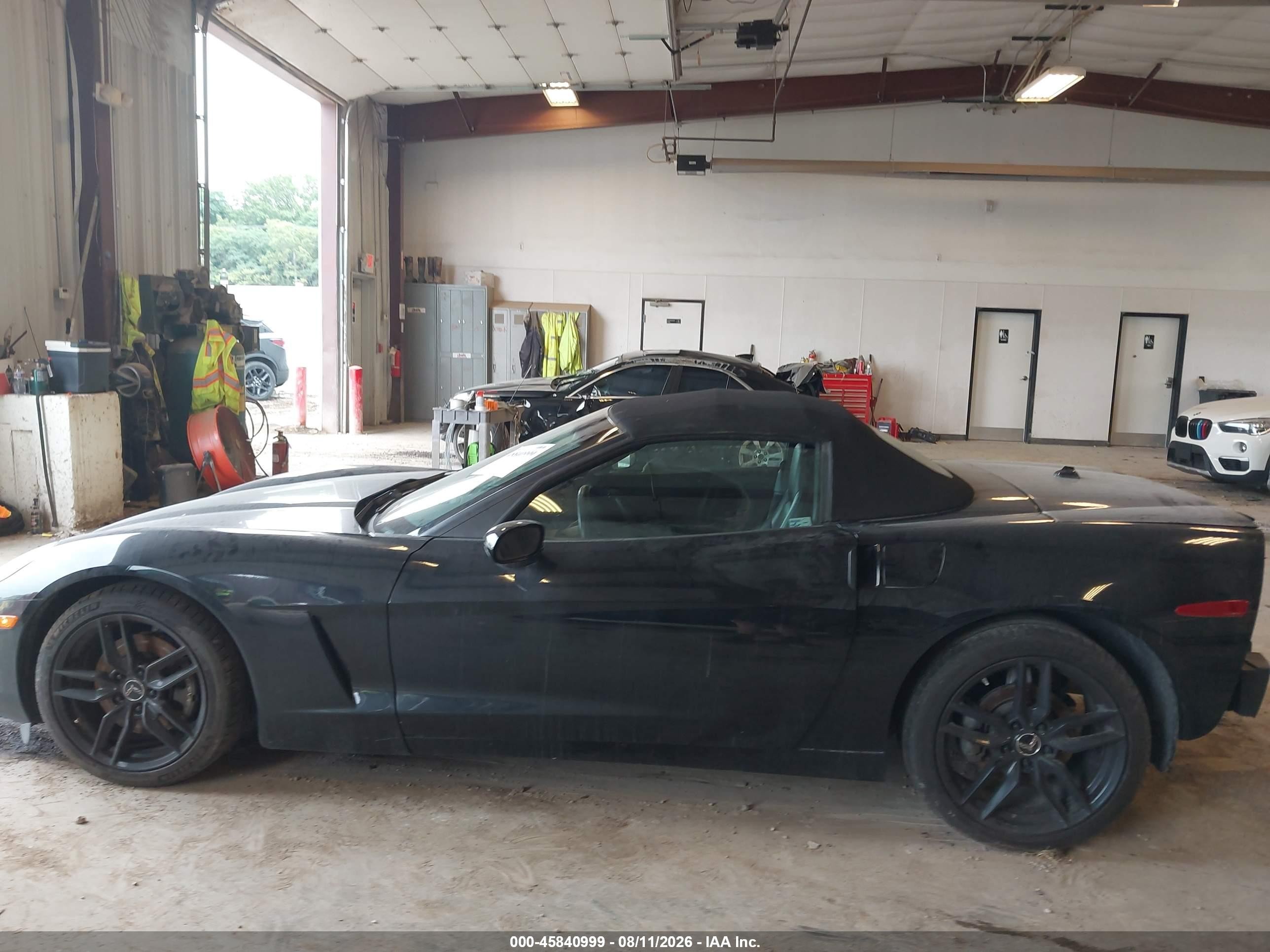 2005 Chevrolet Corvette   Черный vin: 1G1YY34U755119001