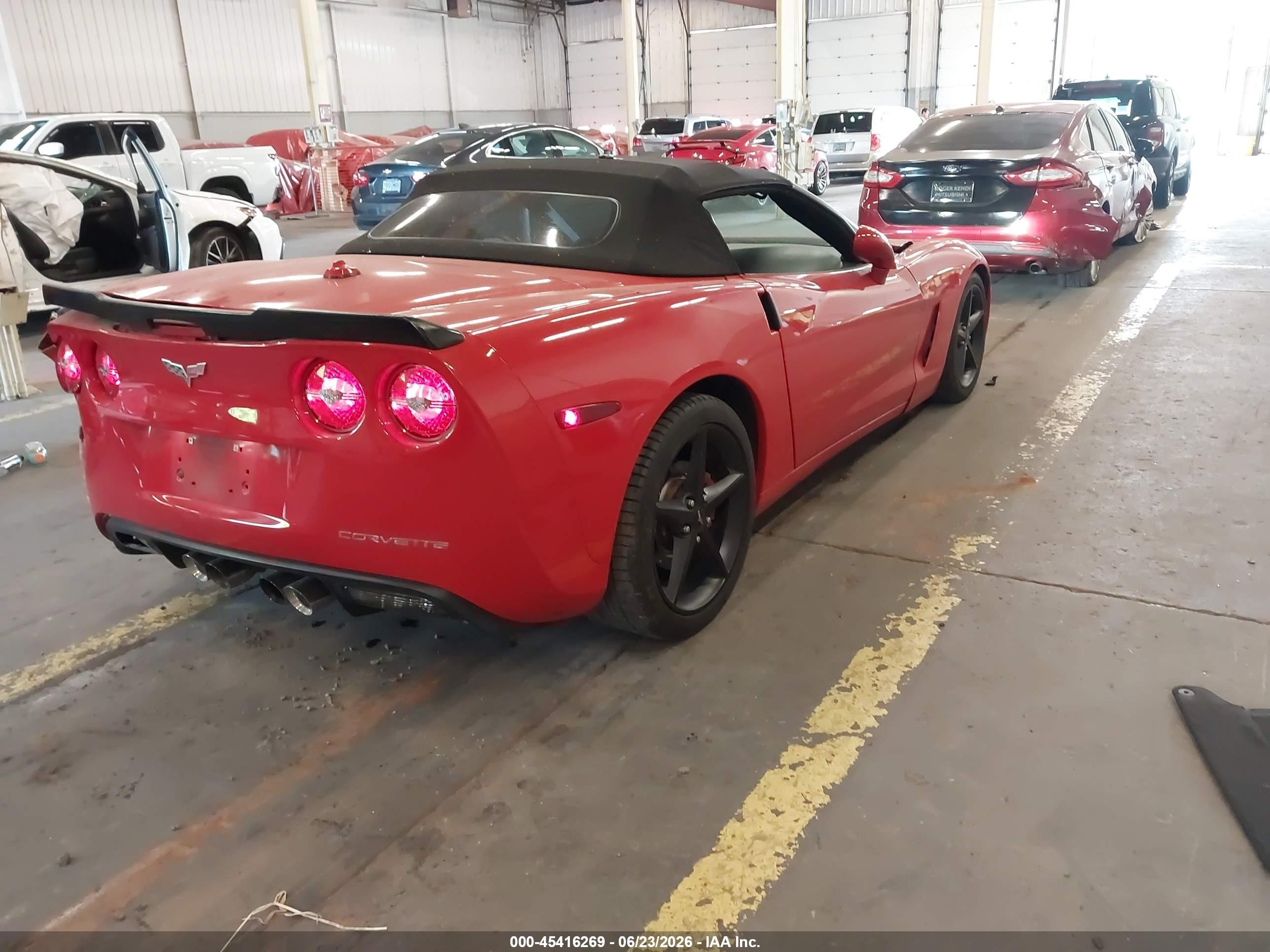 2005 Chevrolet Corvette   Красный vin: 1G1YY34U855128998