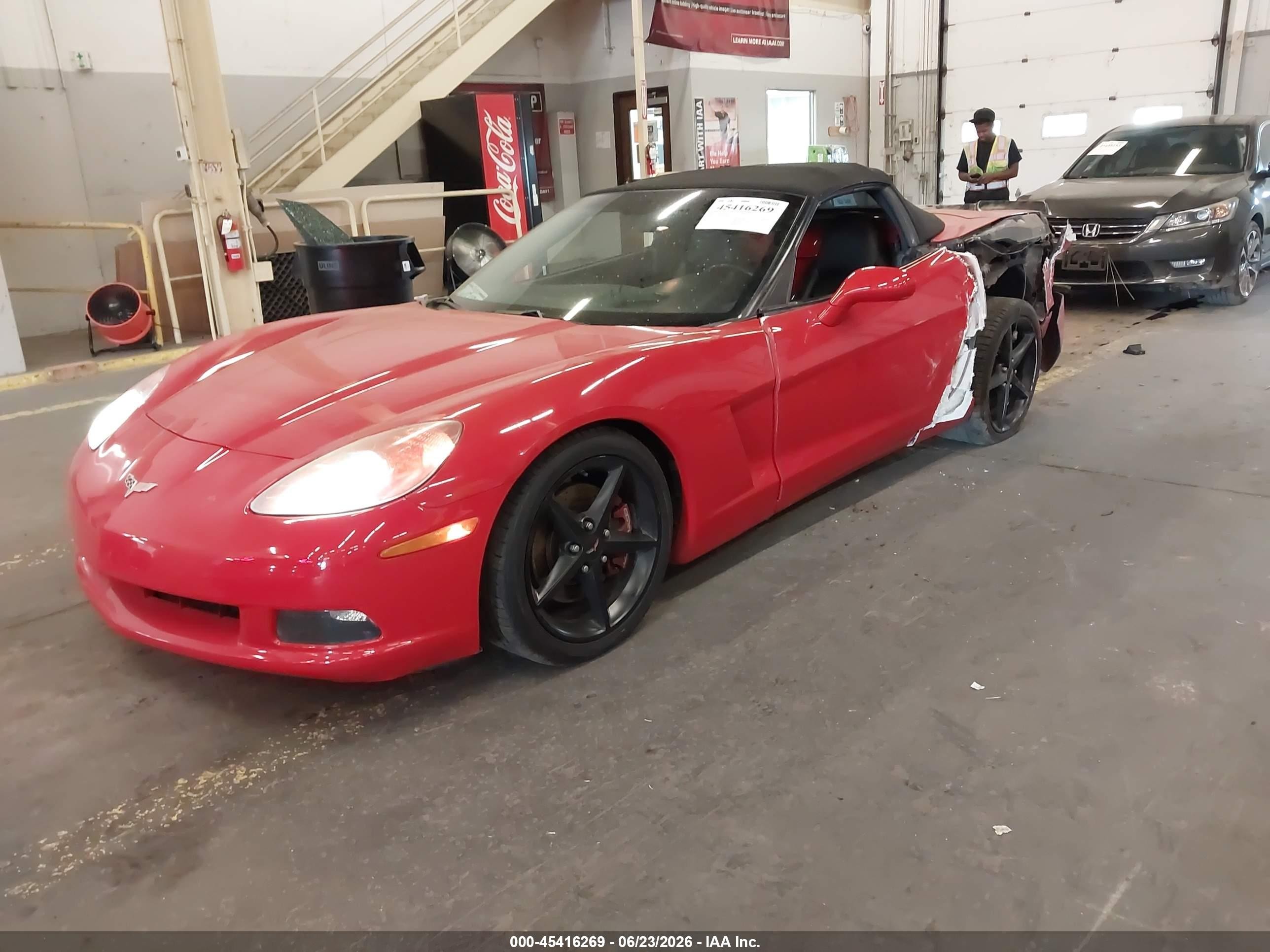 2005 Chevrolet Corvette   Красный vin: 1G1YY34U855128998