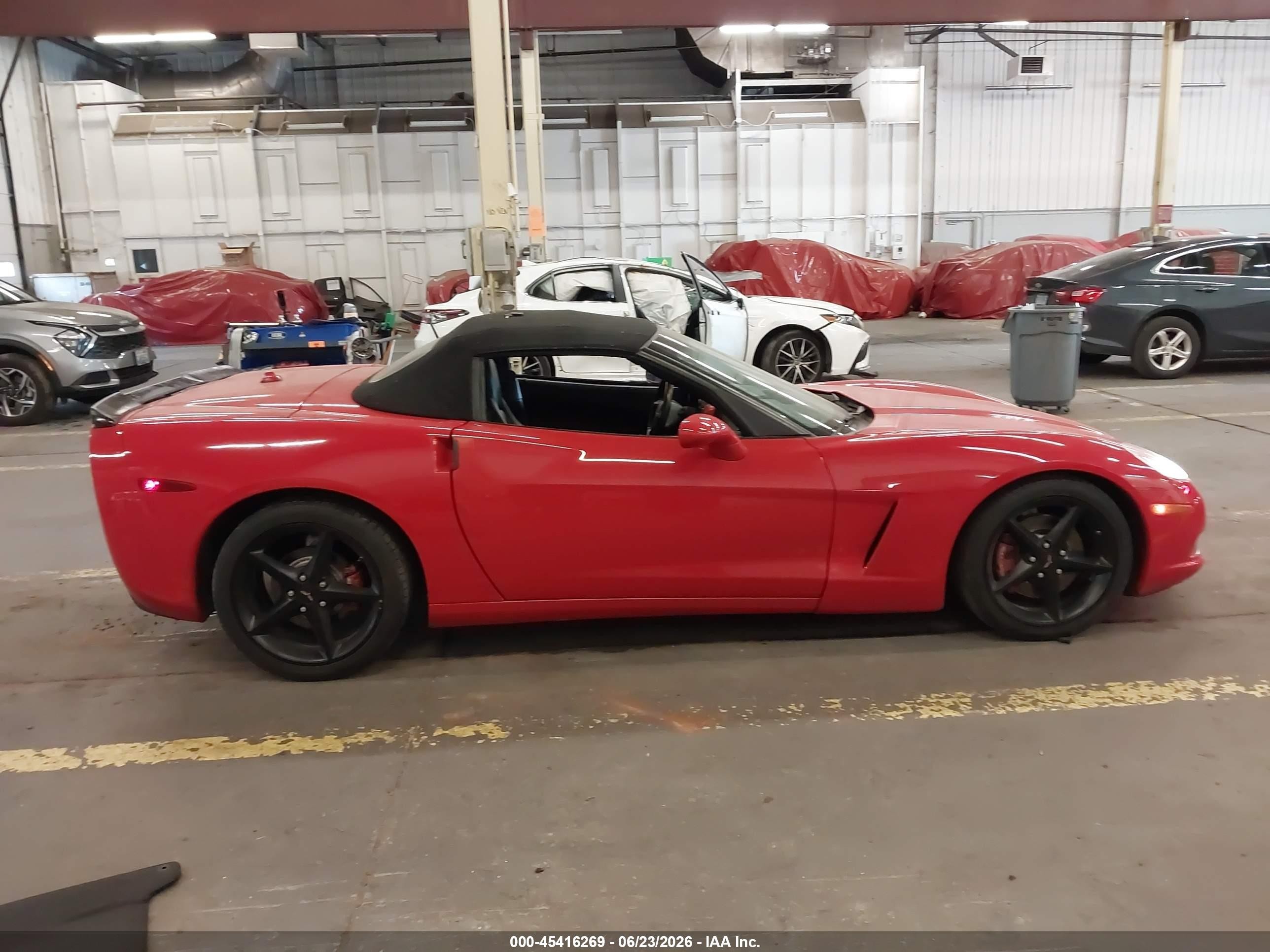 2005 Chevrolet Corvette   Красный vin: 1G1YY34U855128998