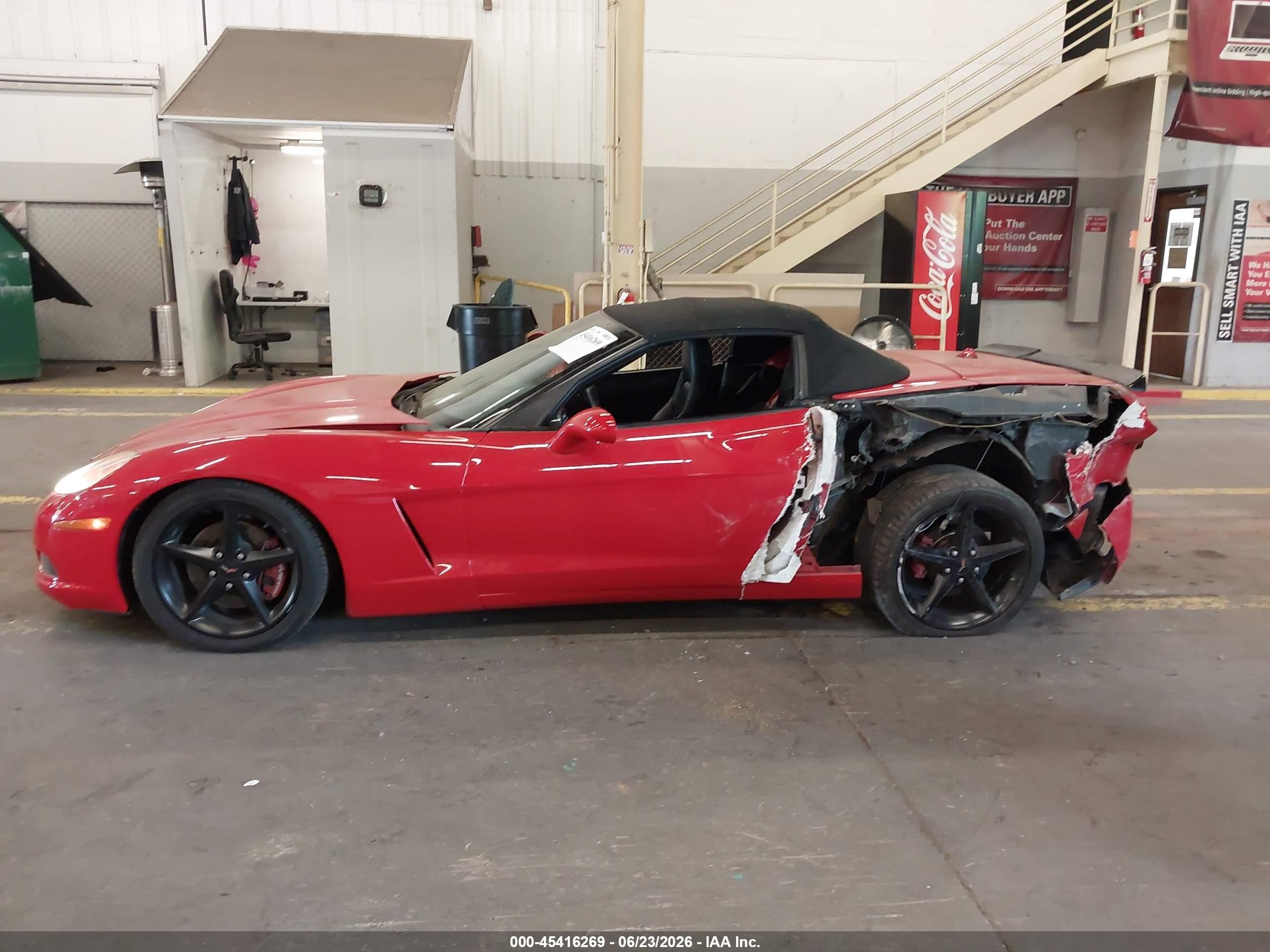 2005 Chevrolet Corvette   Красный vin: 1G1YY34U855128998