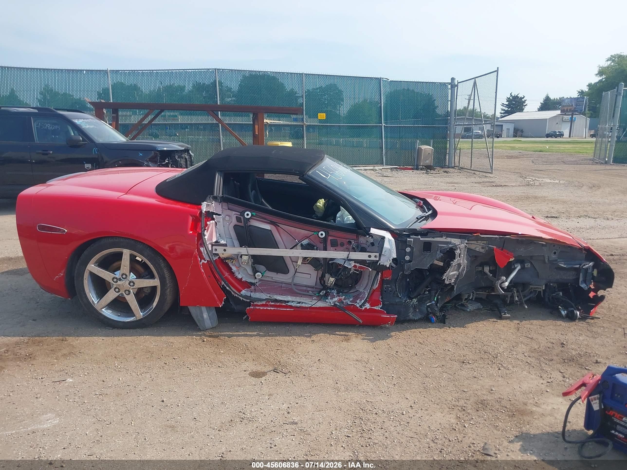 2005 Chevrolet Corvette   Red vin: 1G1YY34UX55122037