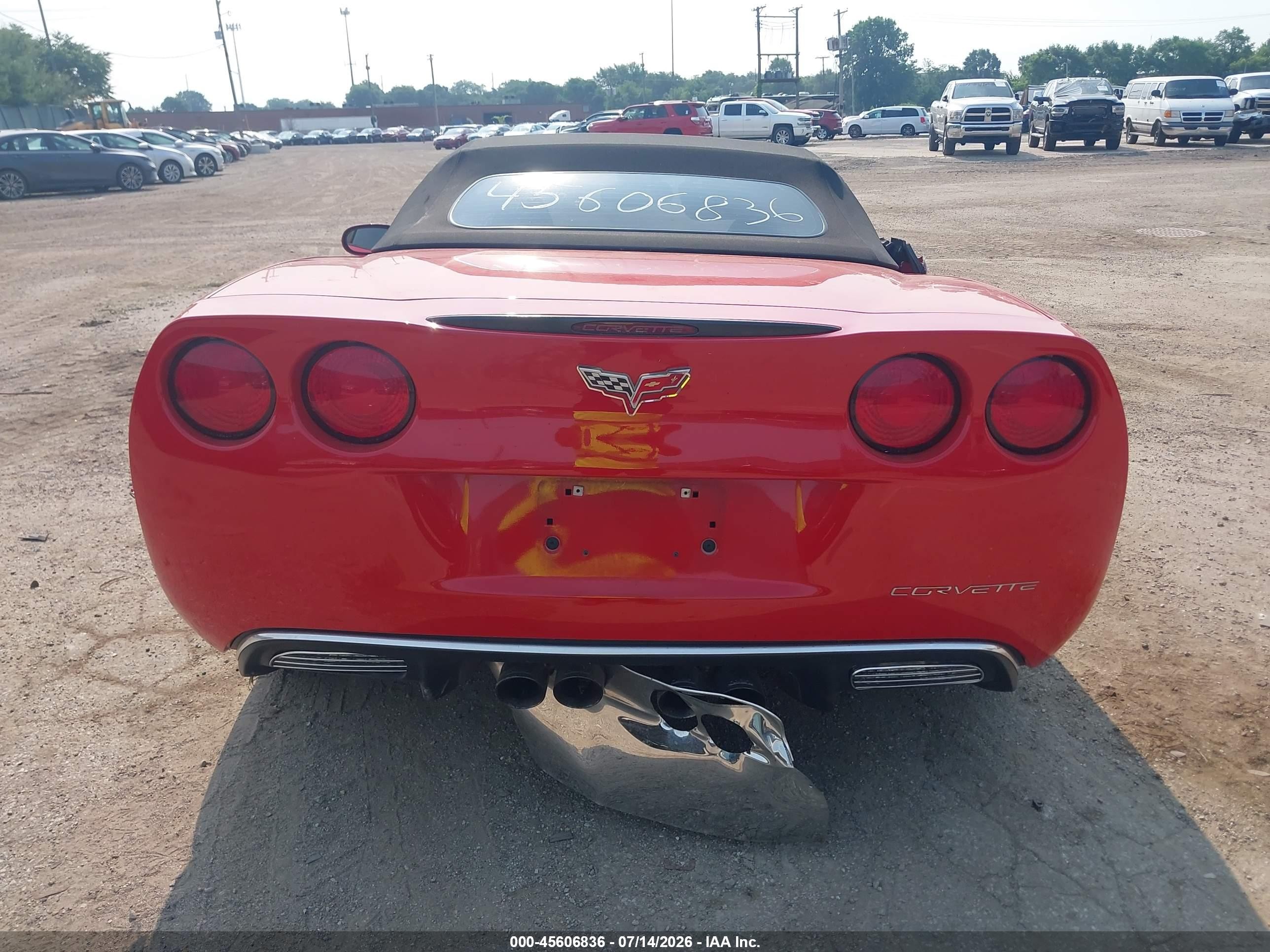 2005 Chevrolet Corvette   Red vin: 1G1YY34UX55122037