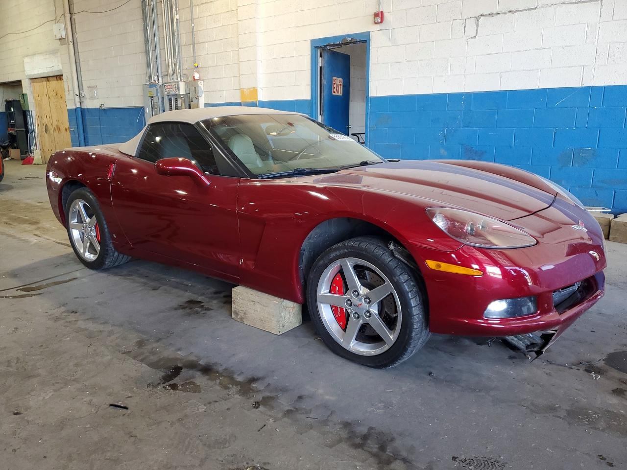2006 Chevrolet Corvette Burgundy vin: 1G1YY36U165127397