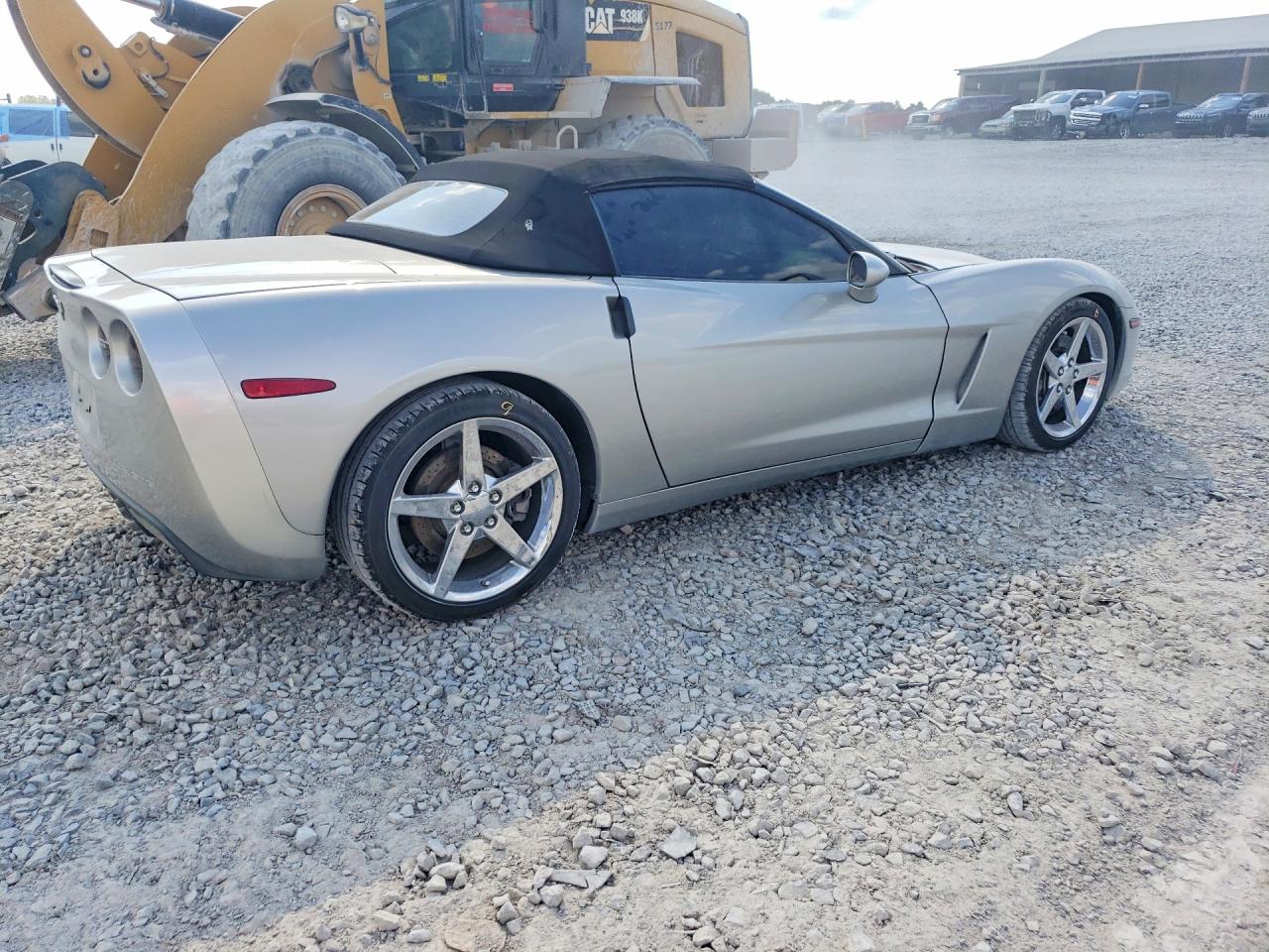2007 Chevrolet Corvette Серебряный vin: 1G1YY36U575107929