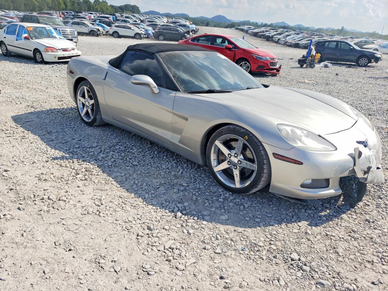2007 Chevrolet Corvette Серебряный vin: 1G1YY36U575107929
