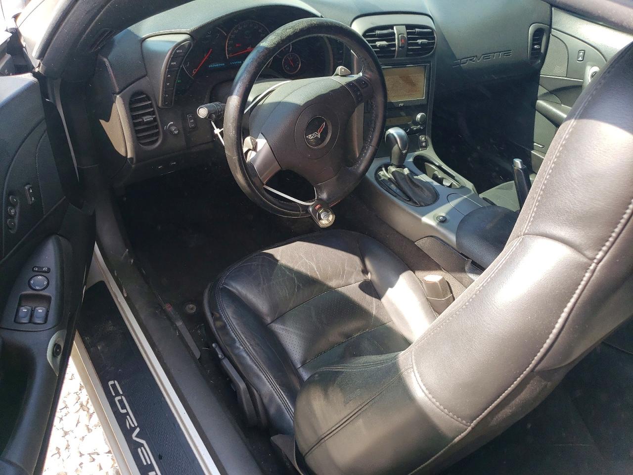 2007 Chevrolet Corvette Серебряный vin: 1G1YY36U575107929