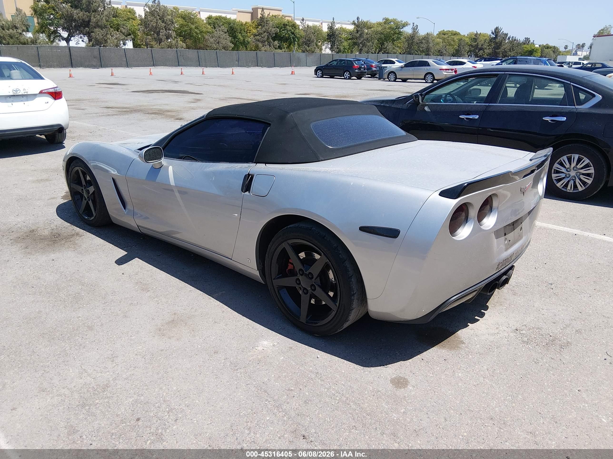 2006 Chevrolet Corvette   Silver vin: 1G1YY36U965109651