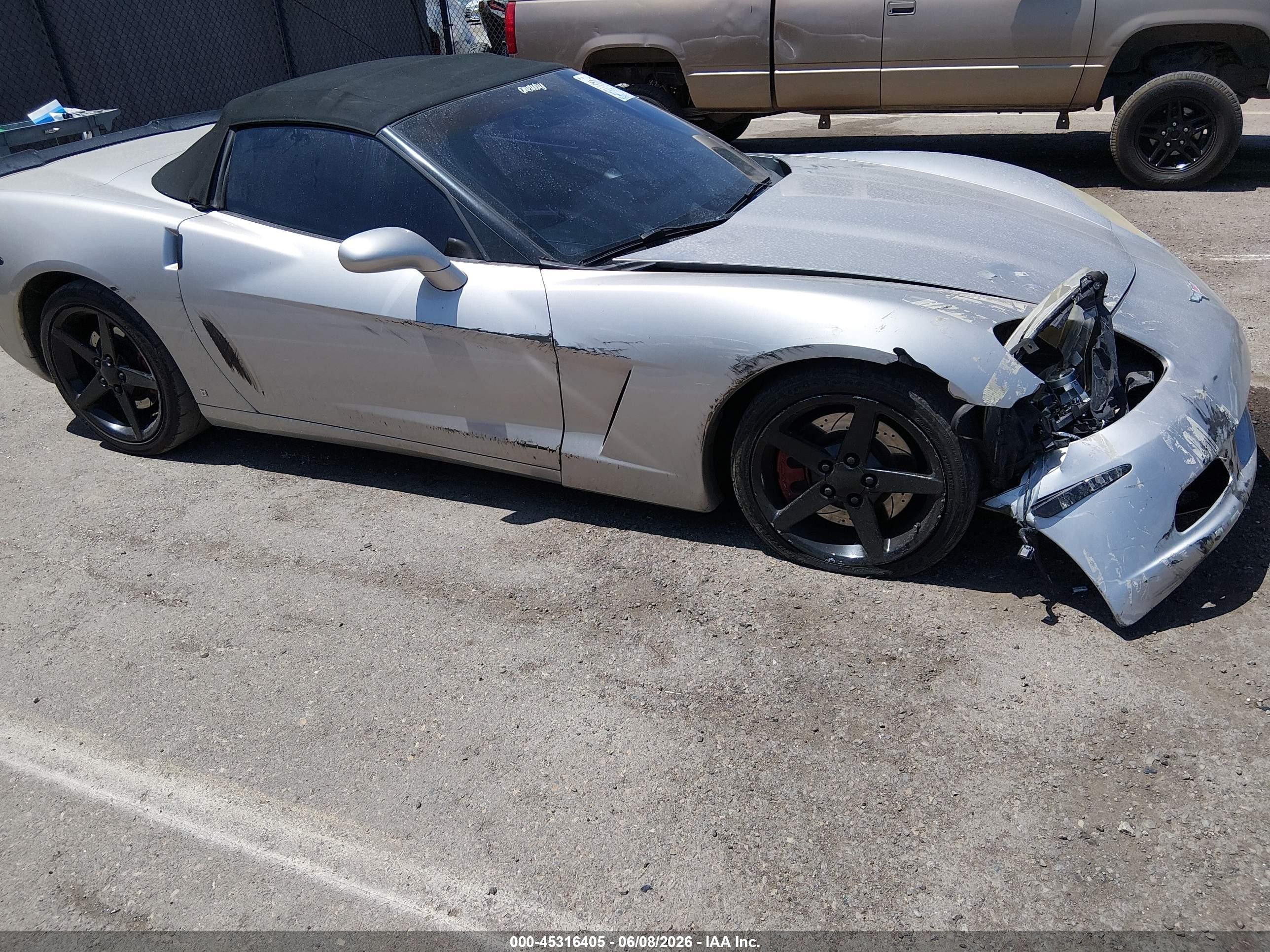 2006 Chevrolet Corvette   Silver vin: 1G1YY36U965109651