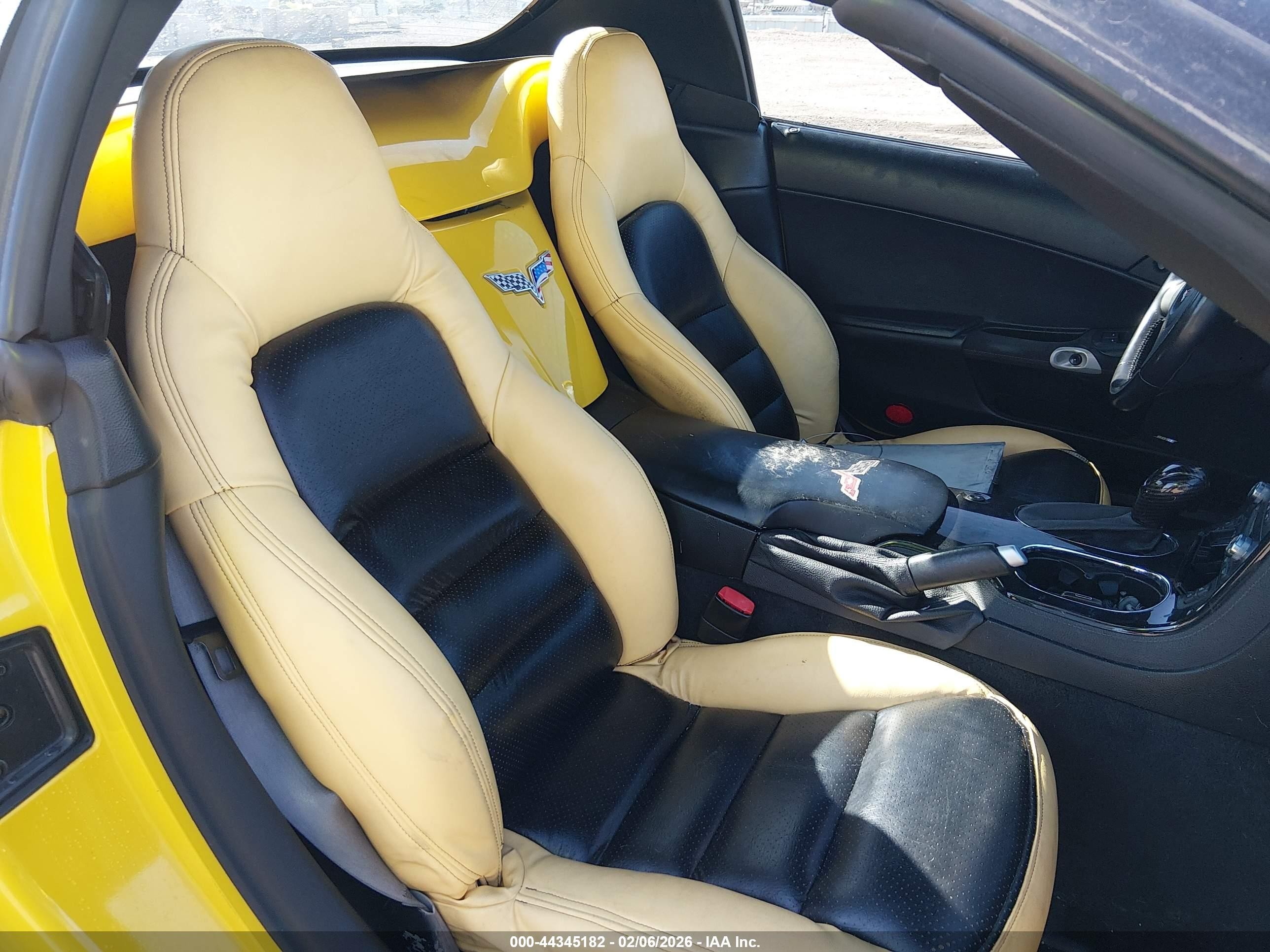 2008 Chevrolet Corvette Yellow vin: 1G1YY36W285114114