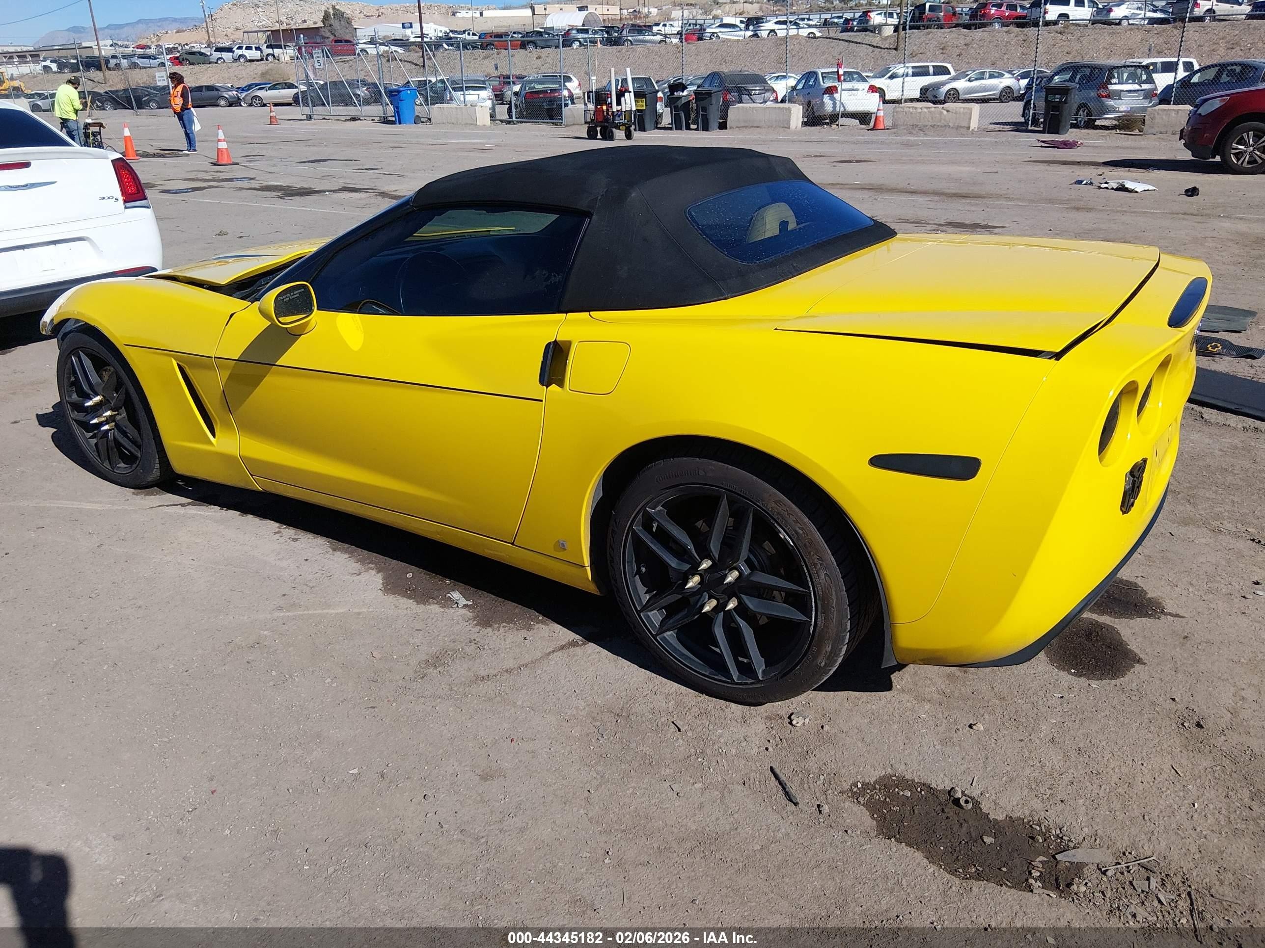 2008 Chevrolet Corvette Yellow vin: 1G1YY36W285114114
