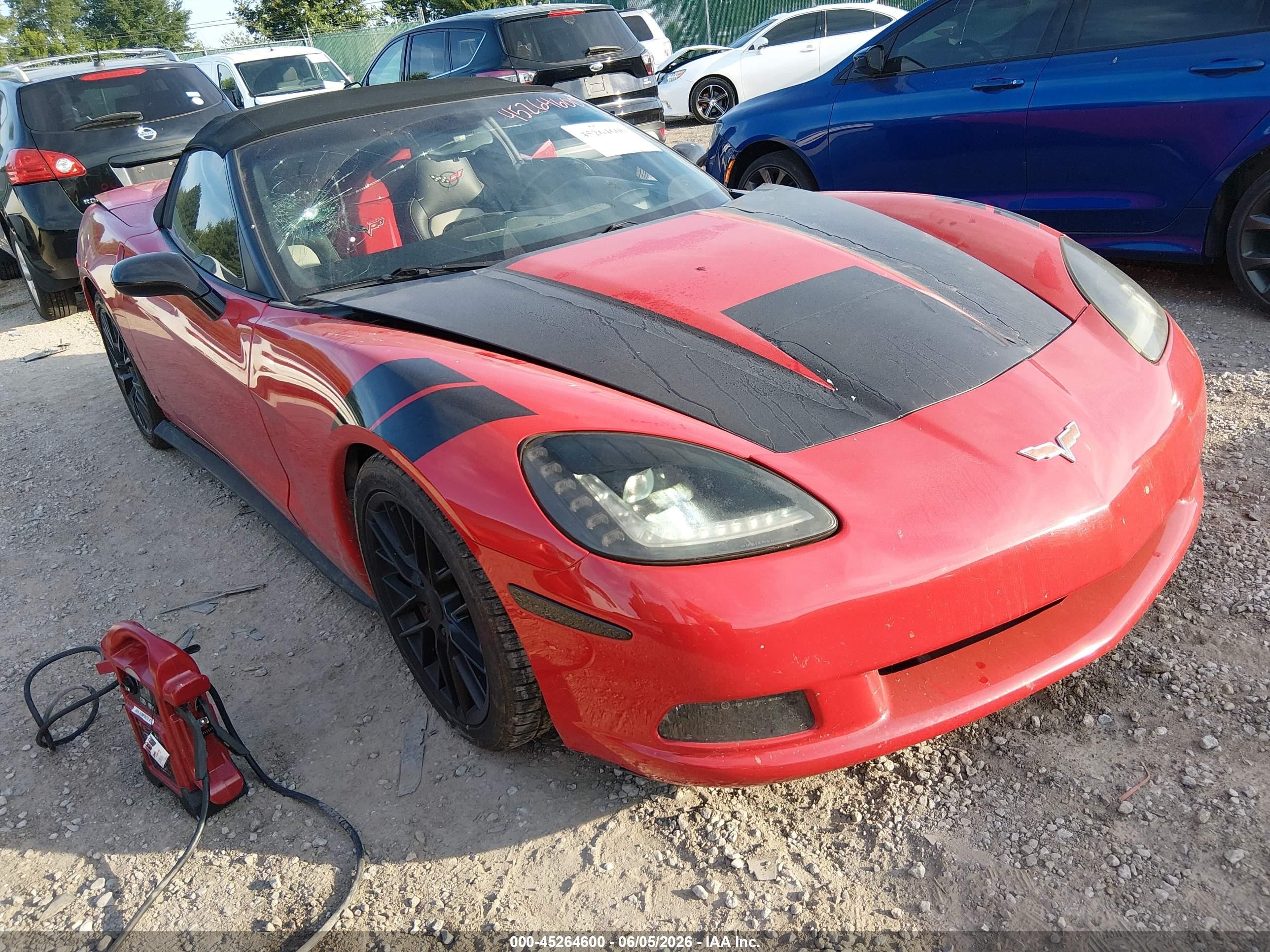 2008 Chevrolet Corvette   Red vin: 1G1YY36W985106110