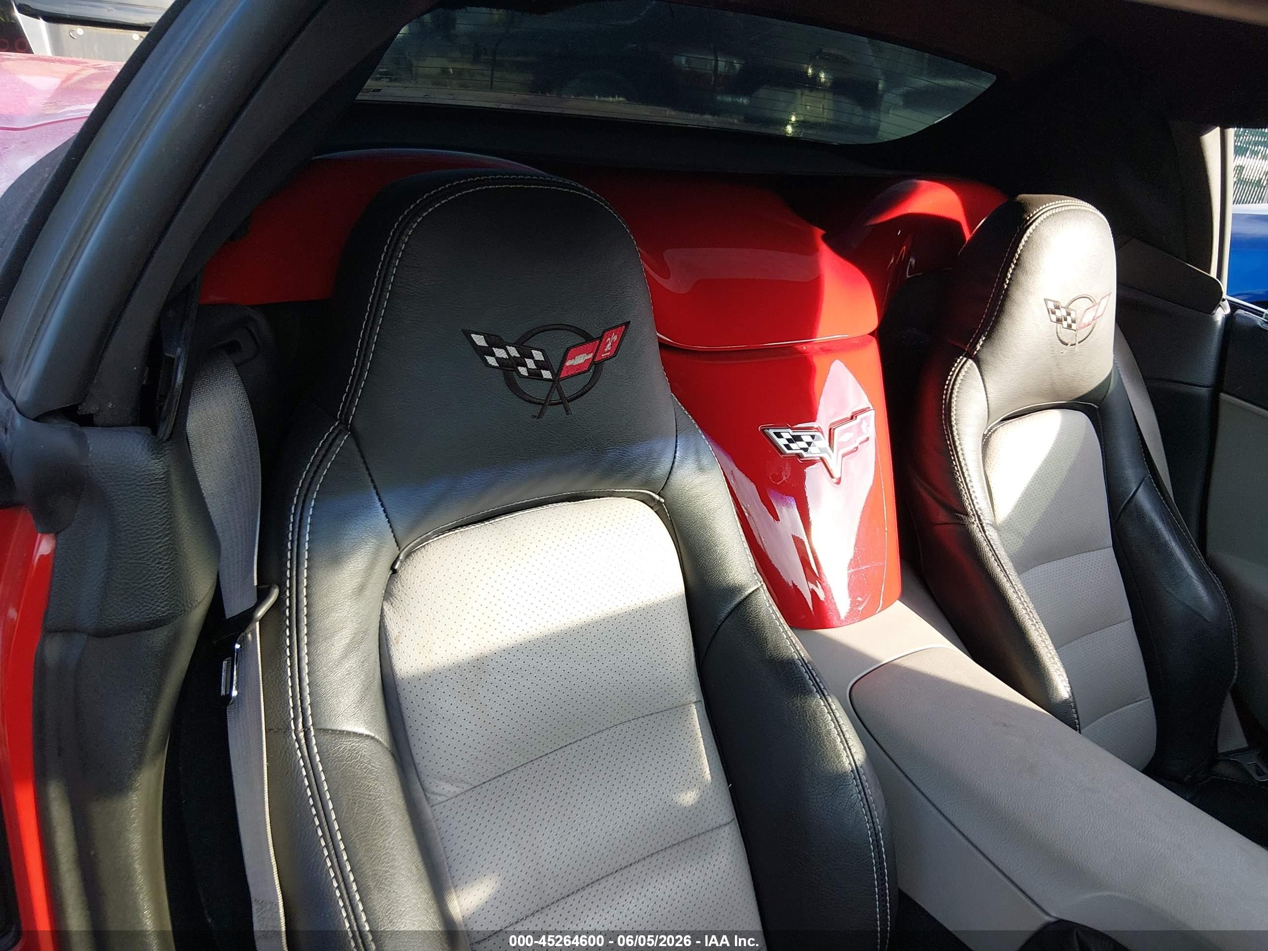 2008 Chevrolet Corvette   Red vin: 1G1YY36W985106110