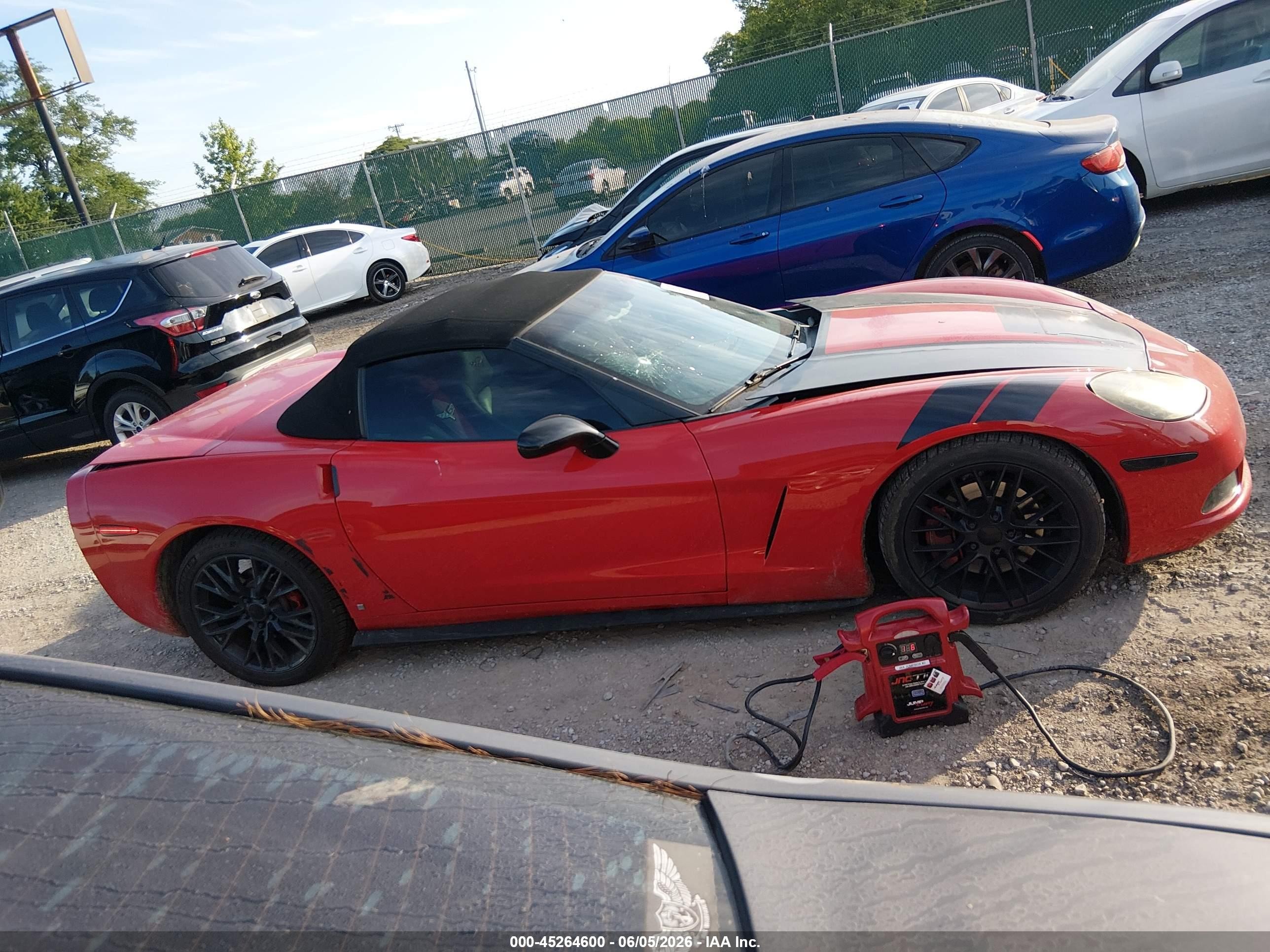 2008 Chevrolet Corvette   Red vin: 1G1YY36W985106110