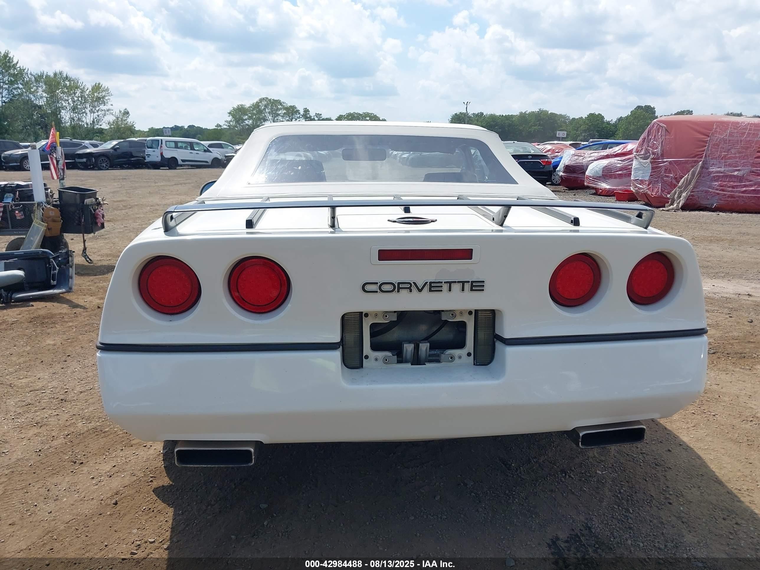 1986 Chevrolet Corvette   White vin: 1G1YY678XG5900520