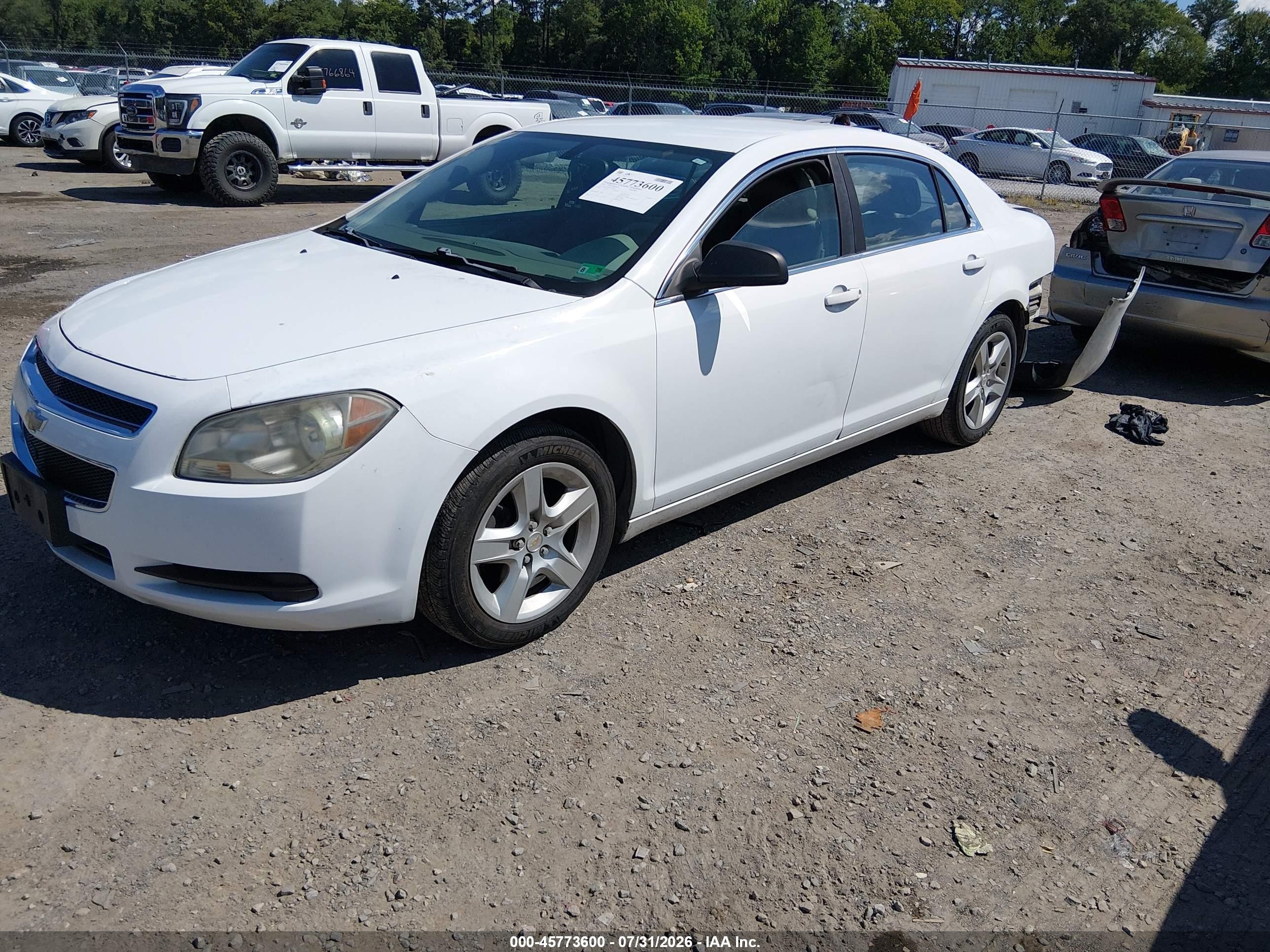 2010 Chevrolet Malibu Ls White vin: 1G1ZA5E00AF202242