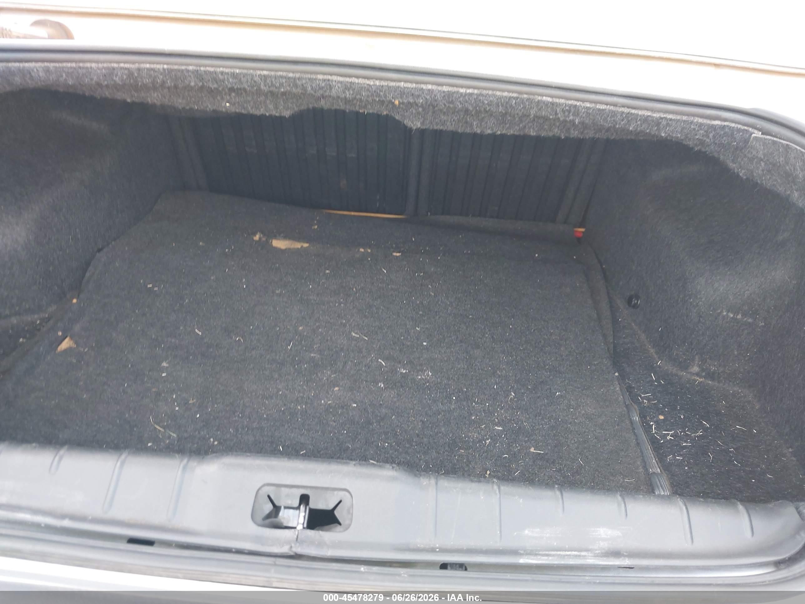 2010 Chevrolet Malibu Ls Silver vin: 1G1ZA5E00AF255989
