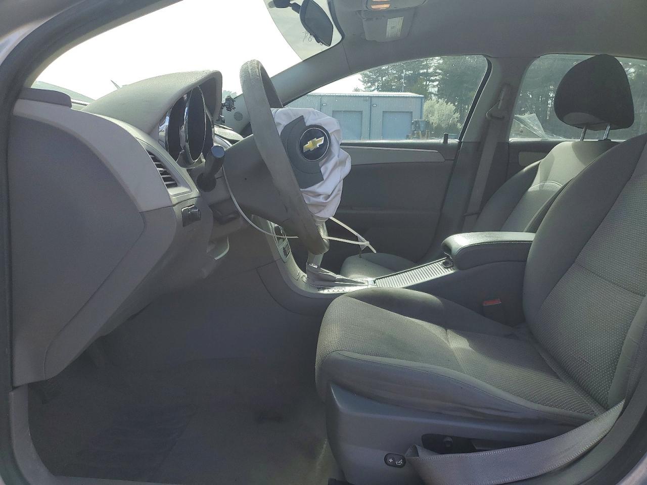 2010 Chevrolet Malibu Ls Silver vin: 1G1ZA5E01AF287561