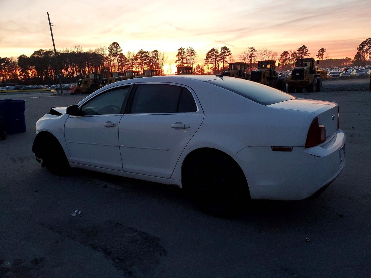 2010 Chevrolet Malibu Ls White vin: 1G1ZA5E03AF254982