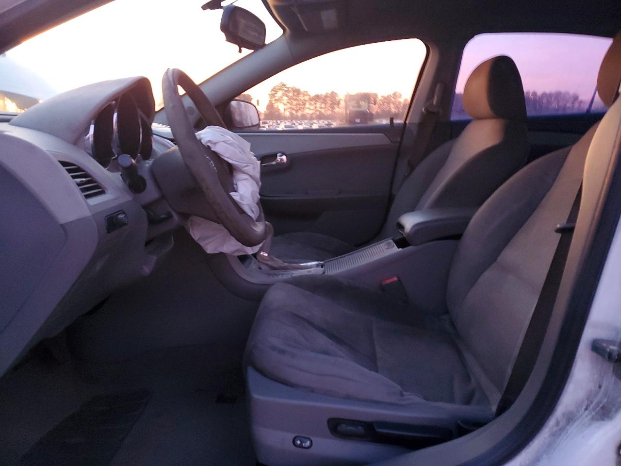 2010 Chevrolet Malibu Ls White vin: 1G1ZA5E03AF254982