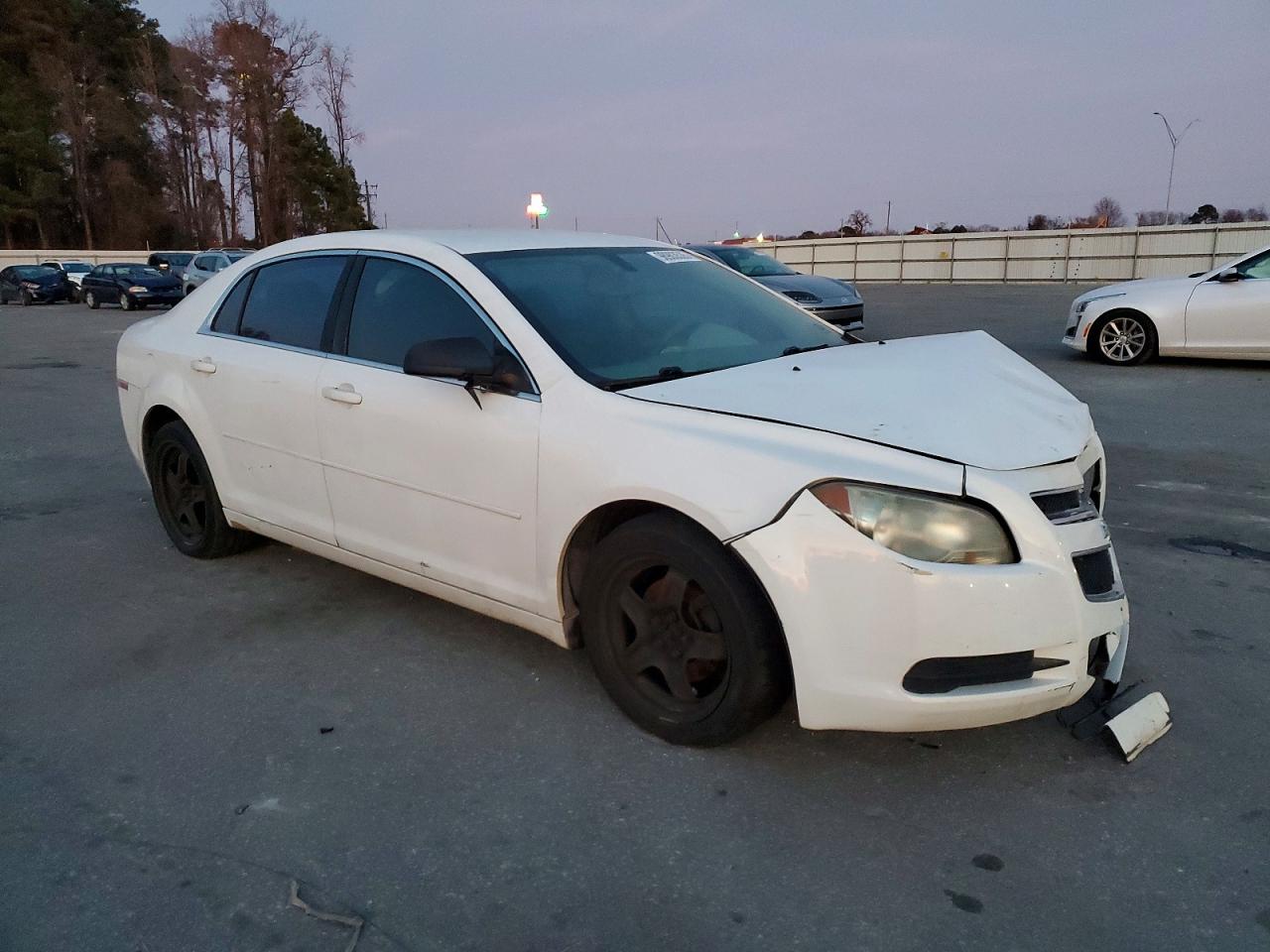 2010 Chevrolet Malibu Ls White vin: 1G1ZA5E03AF254982