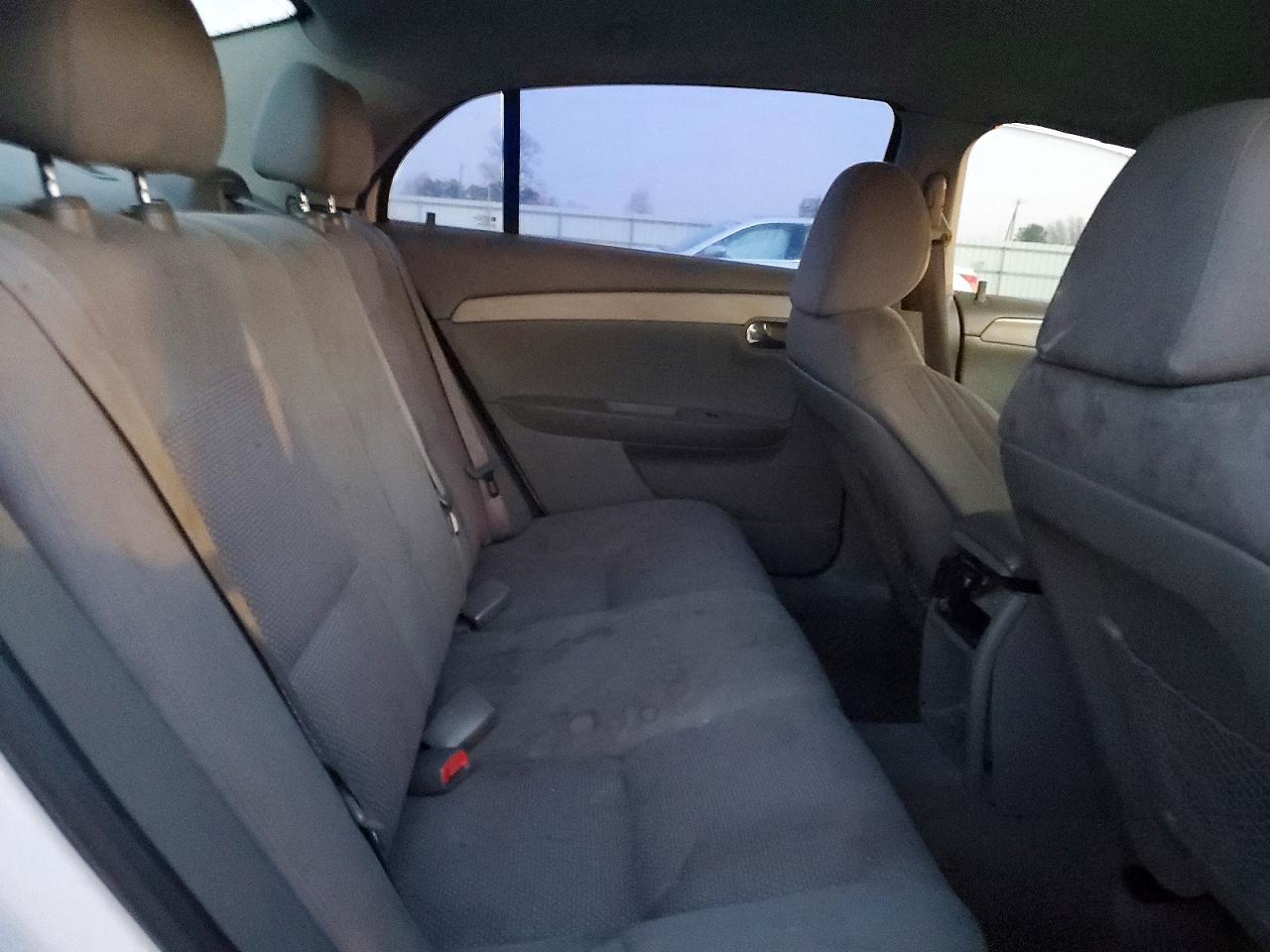 2010 Chevrolet Malibu Ls White vin: 1G1ZA5E03AF254982