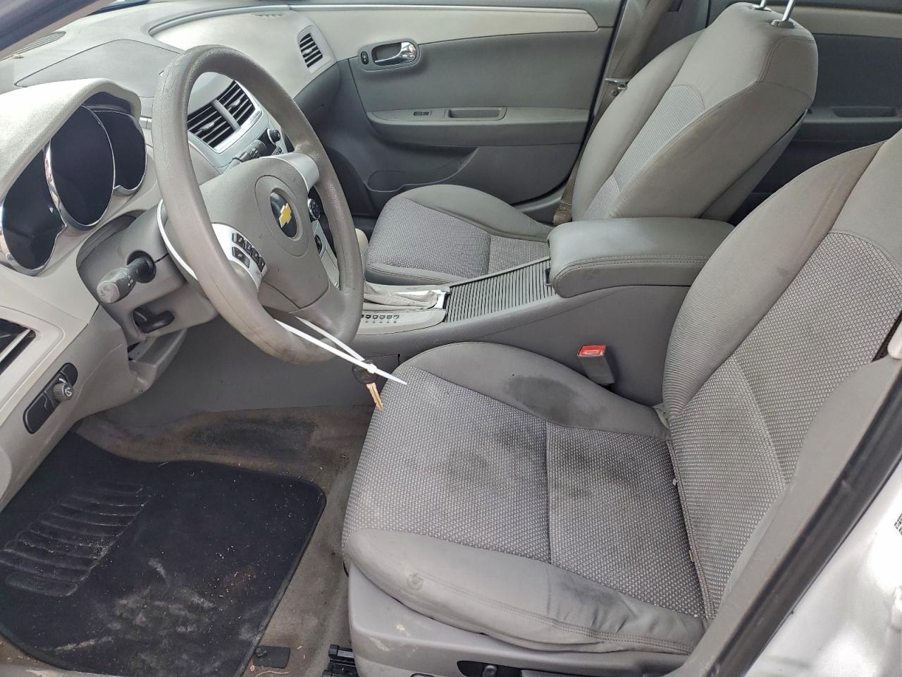 2010 Chevrolet Malibu Ls Белый vin: 1G1ZA5E04AF283942