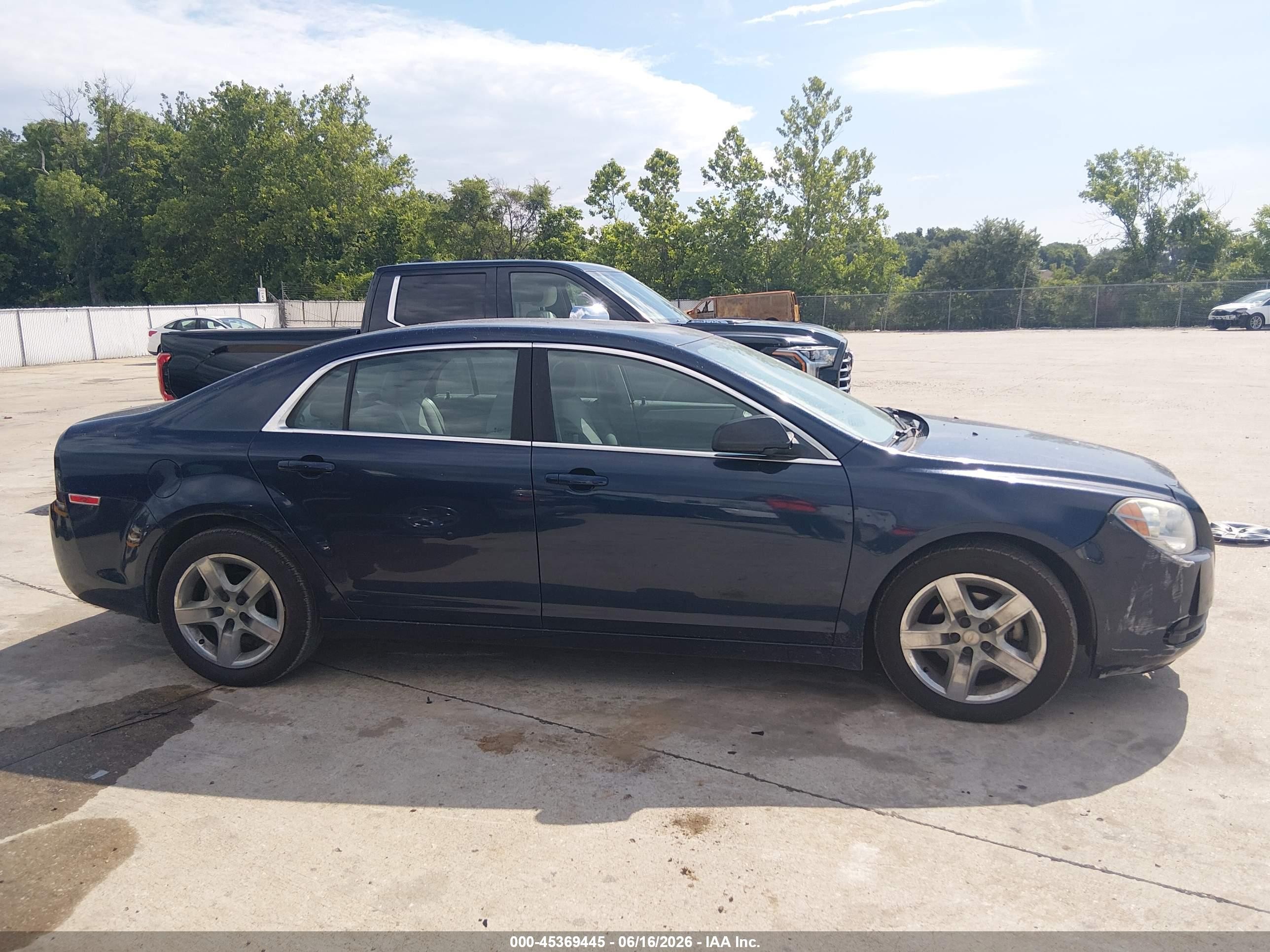 2010 Chevrolet Malibu Ls Blue vin: 1G1ZA5E05AF284307
