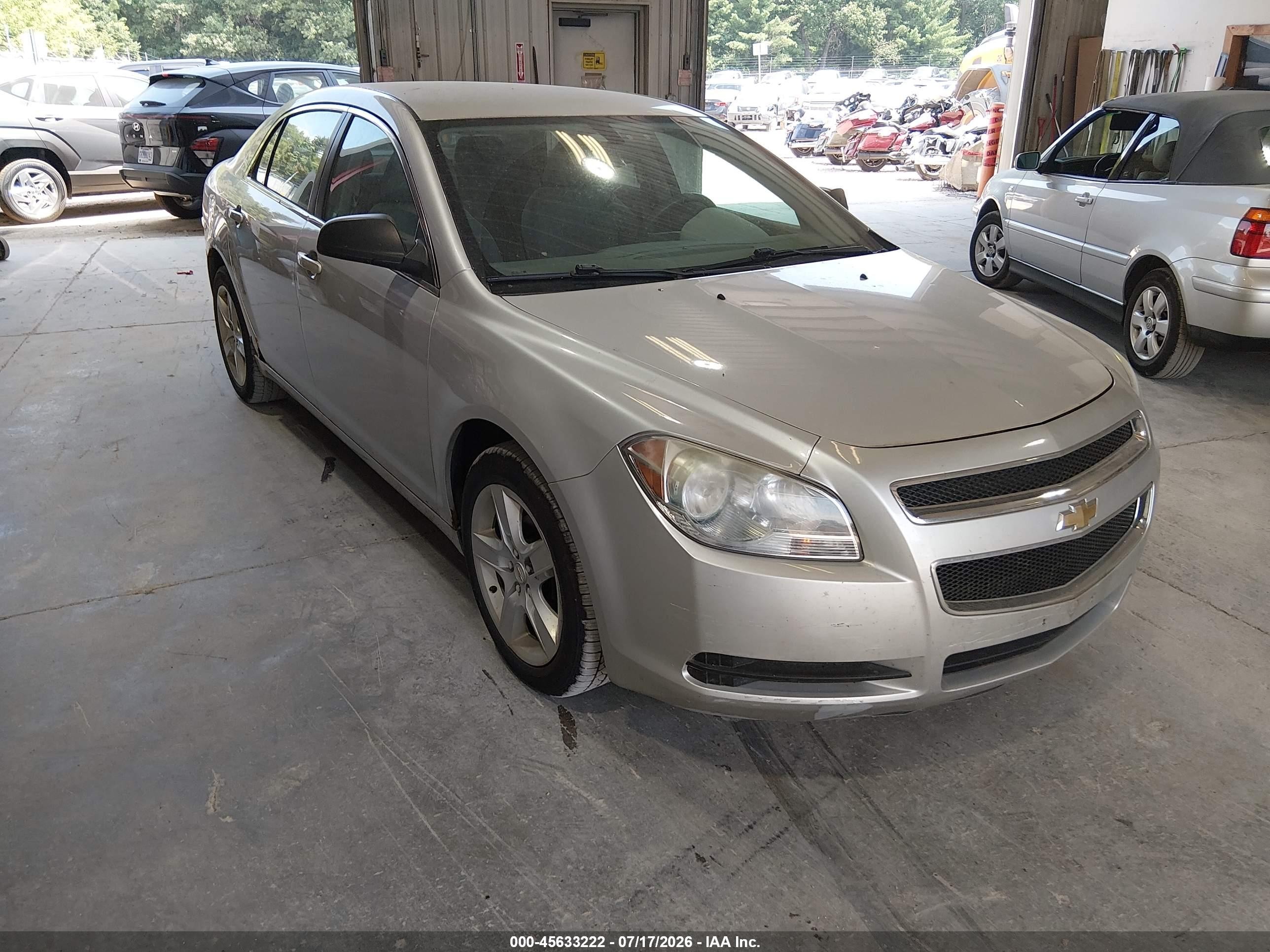 2010 Chevrolet Malibu Ls Silver vin: 1G1ZA5E06AF210281