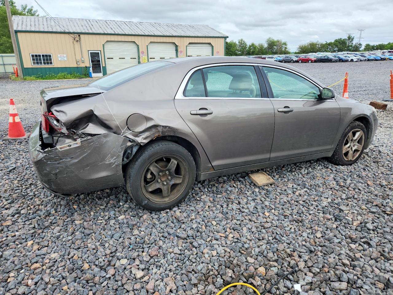 2010 Chevrolet Malibu Ls Tan vin: 1G1ZA5E08AF283345