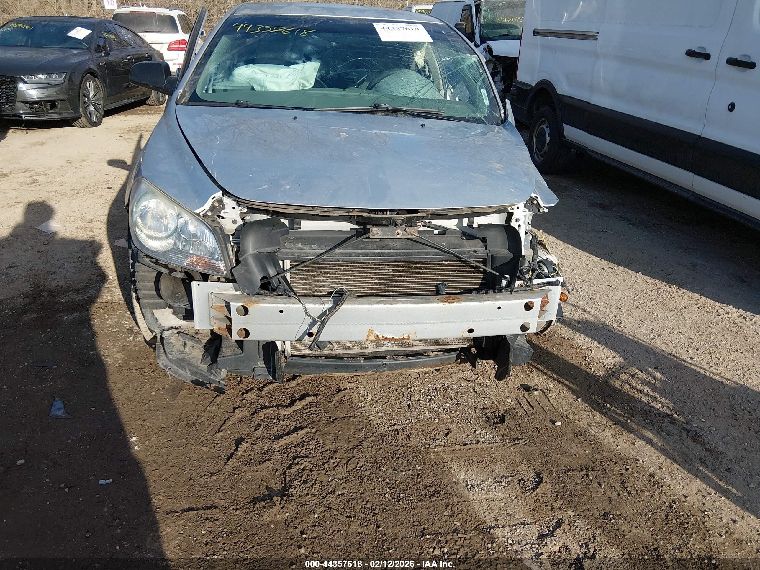 2010 Chevrolet Malibu Ls Silver vin: 1G1ZA5E09AF290238