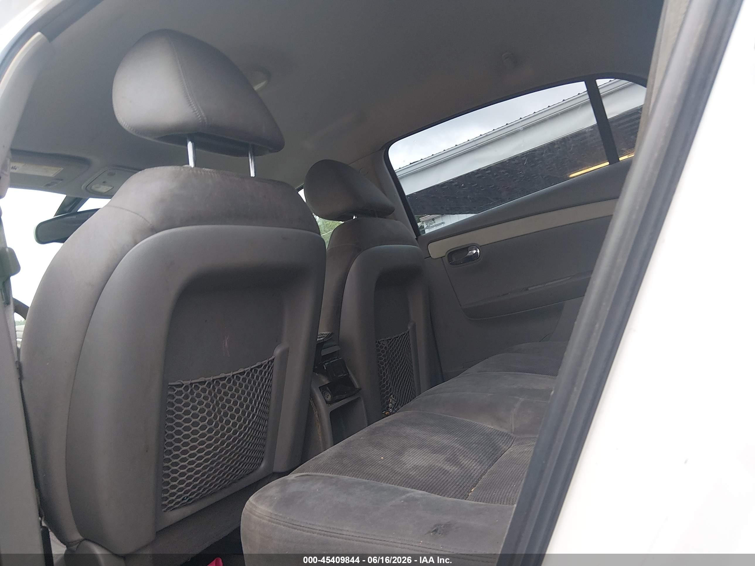 2012 Chevrolet Malibu Ls Белый vin: 1G1ZA5E09CF397194
