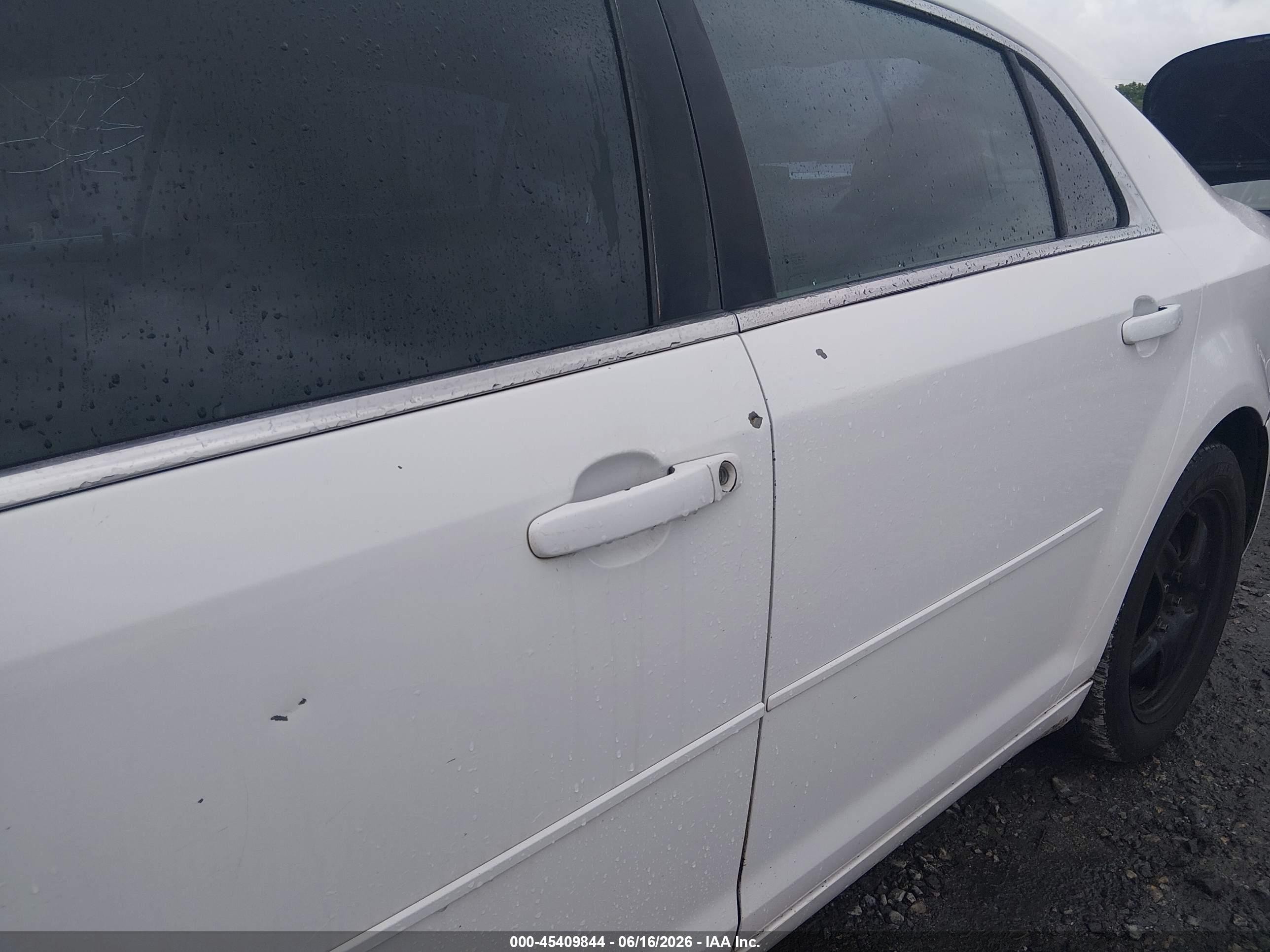 2012 Chevrolet Malibu Ls Белый vin: 1G1ZA5E09CF397194