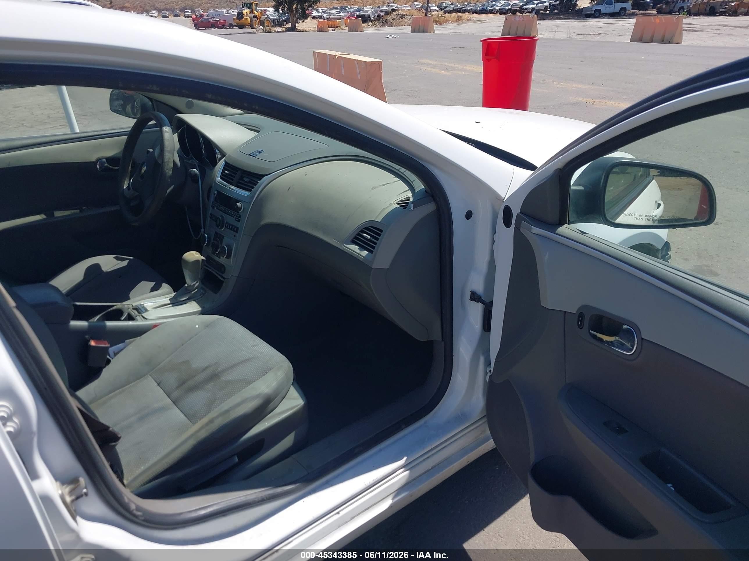 2011 Chevrolet Malibu Ls White vin: 1G1ZA5E16BF300556