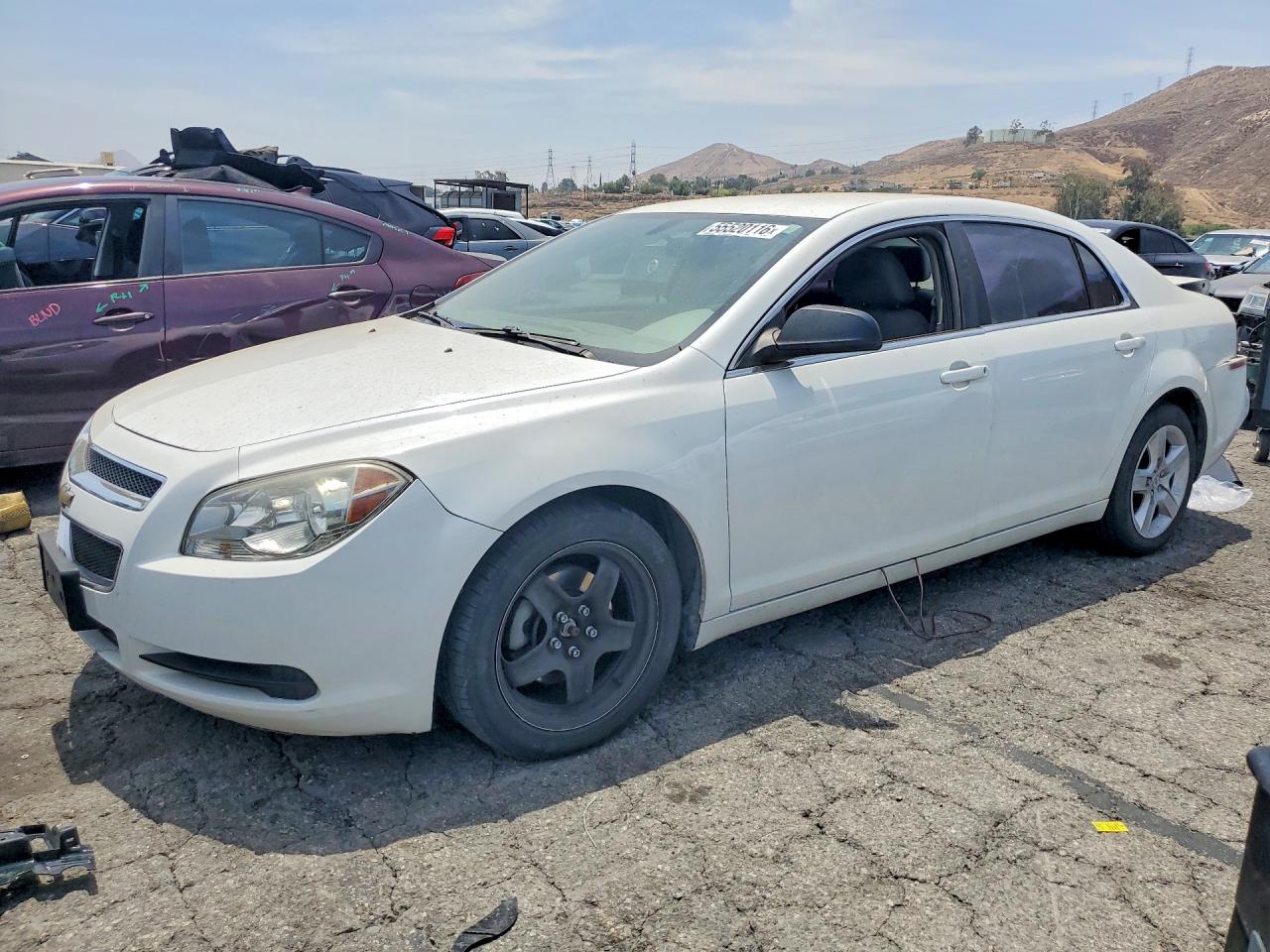 2010 Chevrolet Malibu Ls Белый vin: 1G1ZA5EB9AF305628